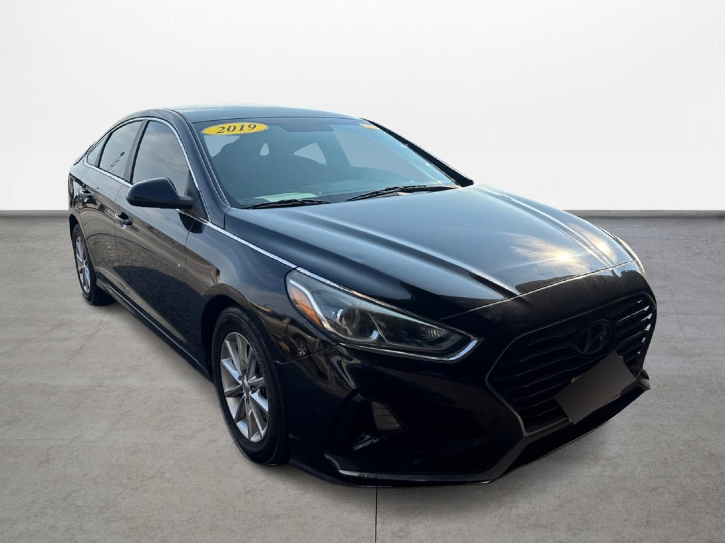 2019 Hyundai Sonata SE (5NPE24AF0KH) with an 2.4L L4 DOHC 16V engine, 7A transmission, located at 16710 Clay Rd., Houston, TX, 77084, (281) 859-7900, 29.834864, -95.656166 - Photo#7