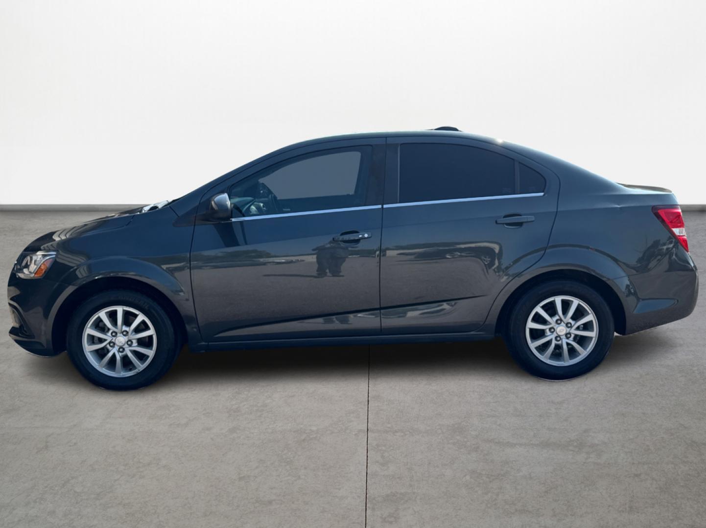 2020 Chevrolet Sonic LT Auto Sedan (1G1JD5SB0L4) with an 1.4L L4 DOHC 24V TURBO engine, 6A transmission, located at 16710 Clay Rd., Houston, TX, 77084, (281) 859-7900, 29.834864, -95.656166 - Photo#5
