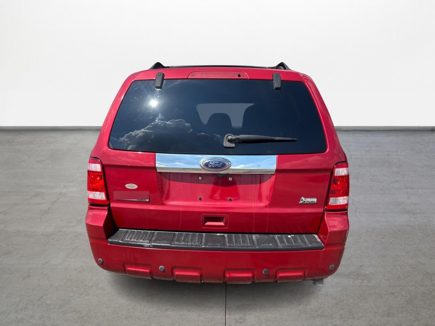 2010 Ford Escape Limited FWD (1FMCU0EG7AK) with an 3.0L V6 DOHC 24V engine, 6-Speed Automatic transmission, located at 16710 Clay Rd., Houston, TX, 77084, (281) 859-7900, 29.834864, -95.656166 - Photo#4