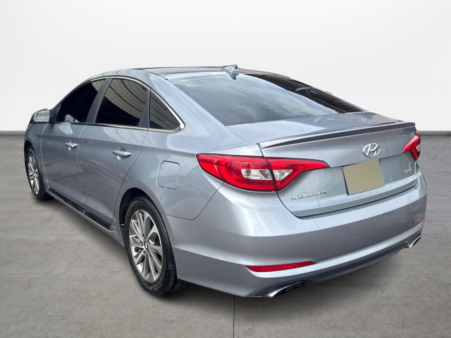 2016 Hyundai Sonata Sport (5NPE34AF5GH) with an 2.4L L4 DOHC 16V engine, 6A transmission, located at 16710 Clay Rd., Houston, TX, 77084, (281) 859-7900, 29.834864, -95.656166 - Photo#5