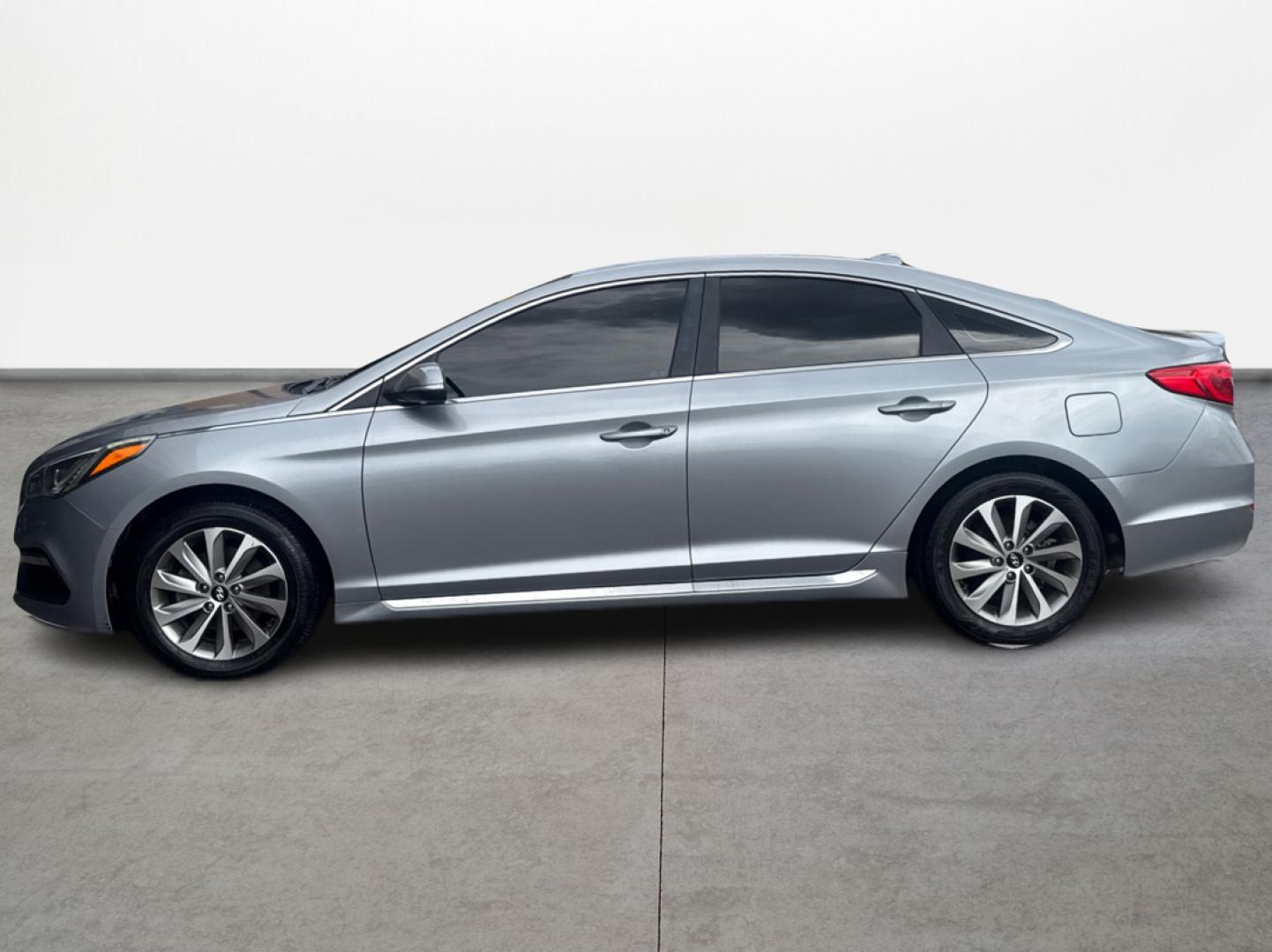 2016 Hyundai Sonata Sport (5NPE34AF5GH) with an 2.4L L4 DOHC 16V engine, 6A transmission, located at 16710 Clay Rd., Houston, TX, 77084, (281) 859-7900, 29.834864, -95.656166 - Photo#6