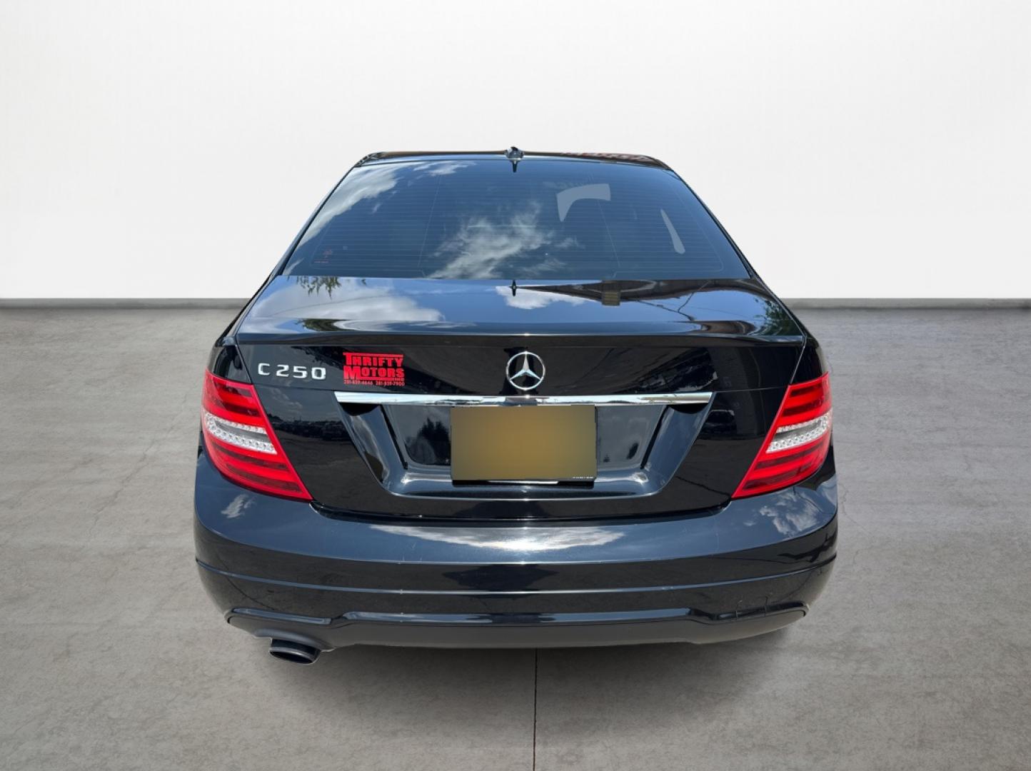 2014 Mercedes-Benz C-Class C250 Luxury Sedan (WDDGF4HBXEA) with an 3.0L V6 DOHC 16V engine, 7-Speed Automatic transmission, located at 16710 Clay Rd., Houston, TX, 77084, (281) 859-7900, 29.834864, -95.656166 - Photo#5