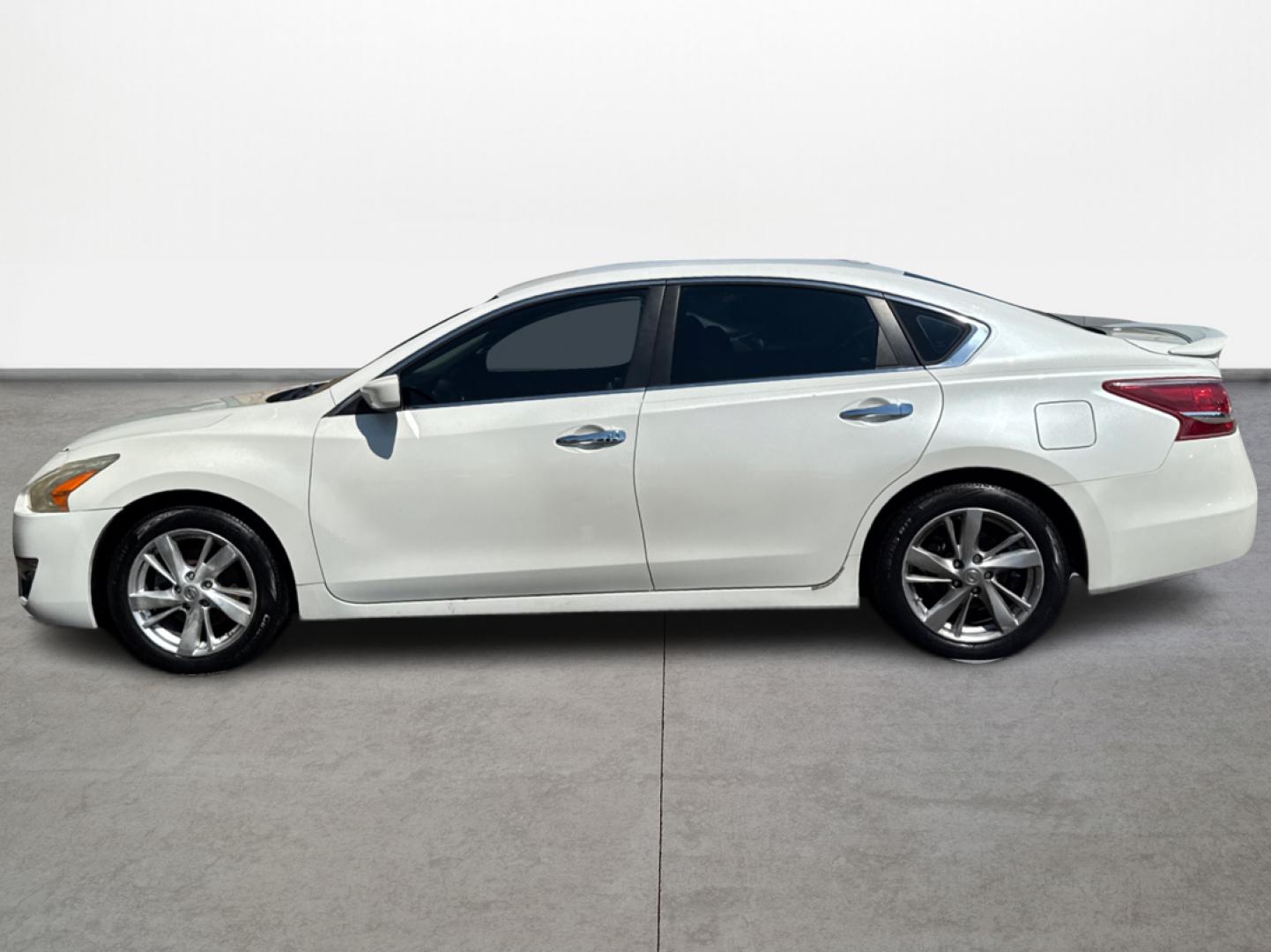2013 Nissan Altima 2.5 S (1N4AL3AP9DN) with an 2.5L L4 DOHC 16V engine, located at 16710 Clay Rd., Houston, TX, 77084, (281) 859-7900, 29.834864, -95.656166 - Photo#7
