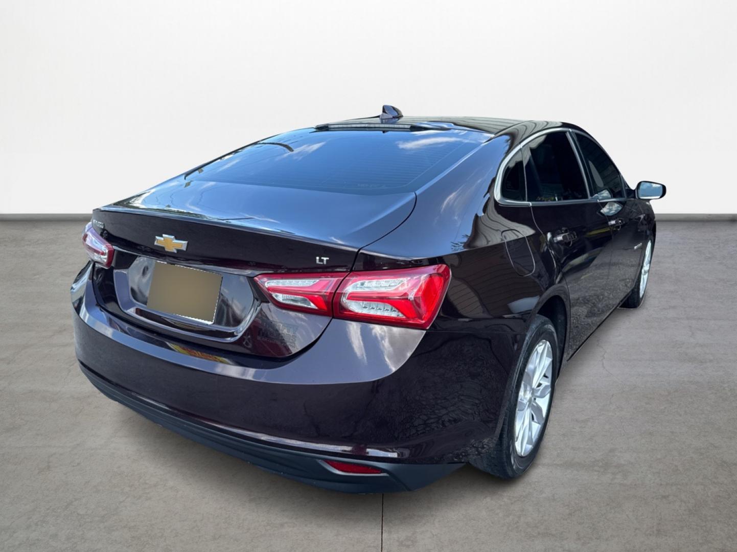 2020 Chevrolet Malibu LT (1G1ZD5STXLF) with an 1.5L L4 DOHC 16V engine, 6A transmission, located at 16710 Clay Rd., Houston, TX, 77084, (281) 859-7900, 29.834864, -95.656166 - Photo#4