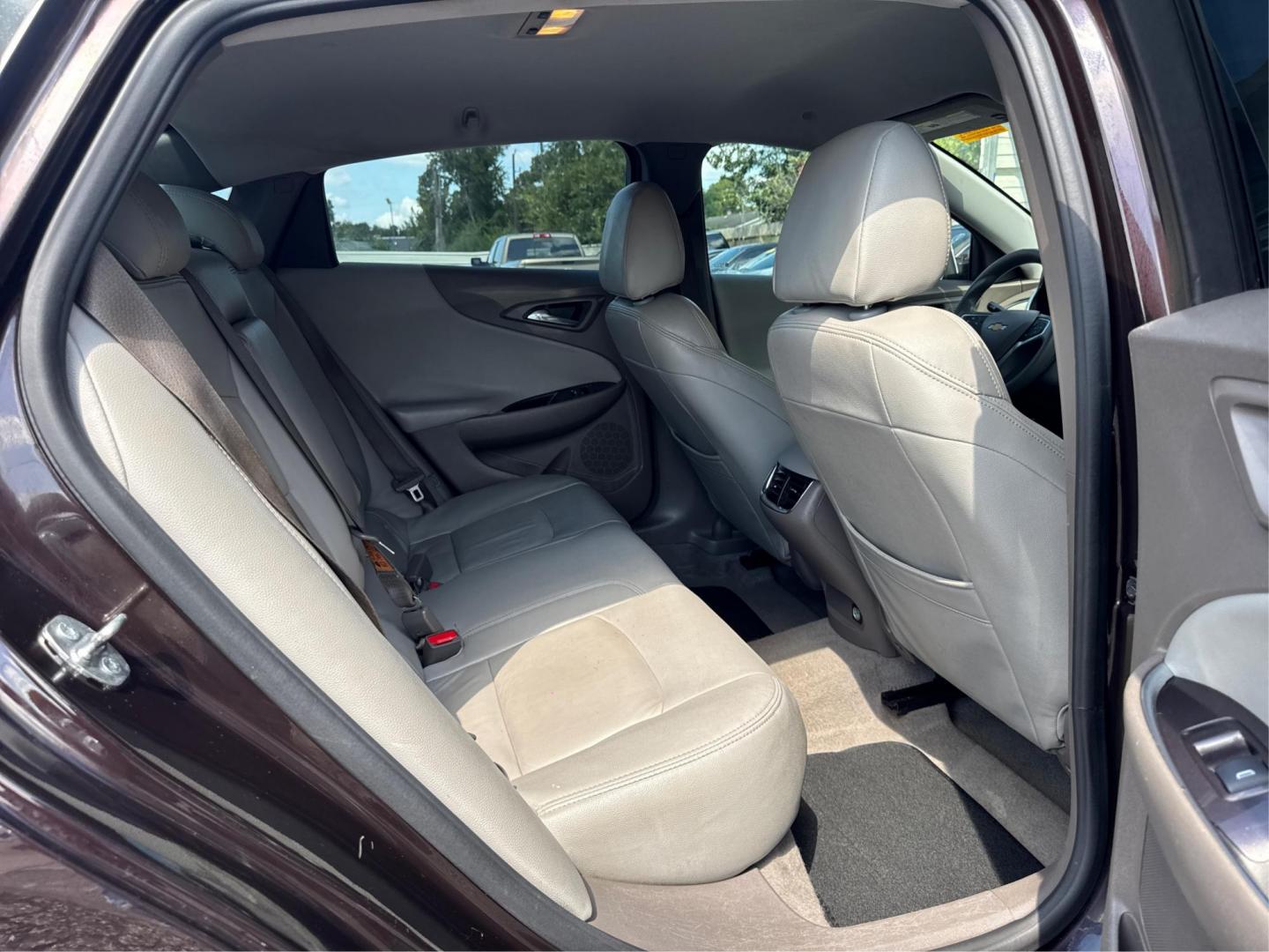 2020 Chevrolet Malibu LT (1G1ZD5STXLF) with an 1.5L L4 DOHC 16V engine, 6A transmission, located at 16710 Clay Rd., Houston, TX, 77084, (281) 859-7900, 29.834864, -95.656166 - Photo#10