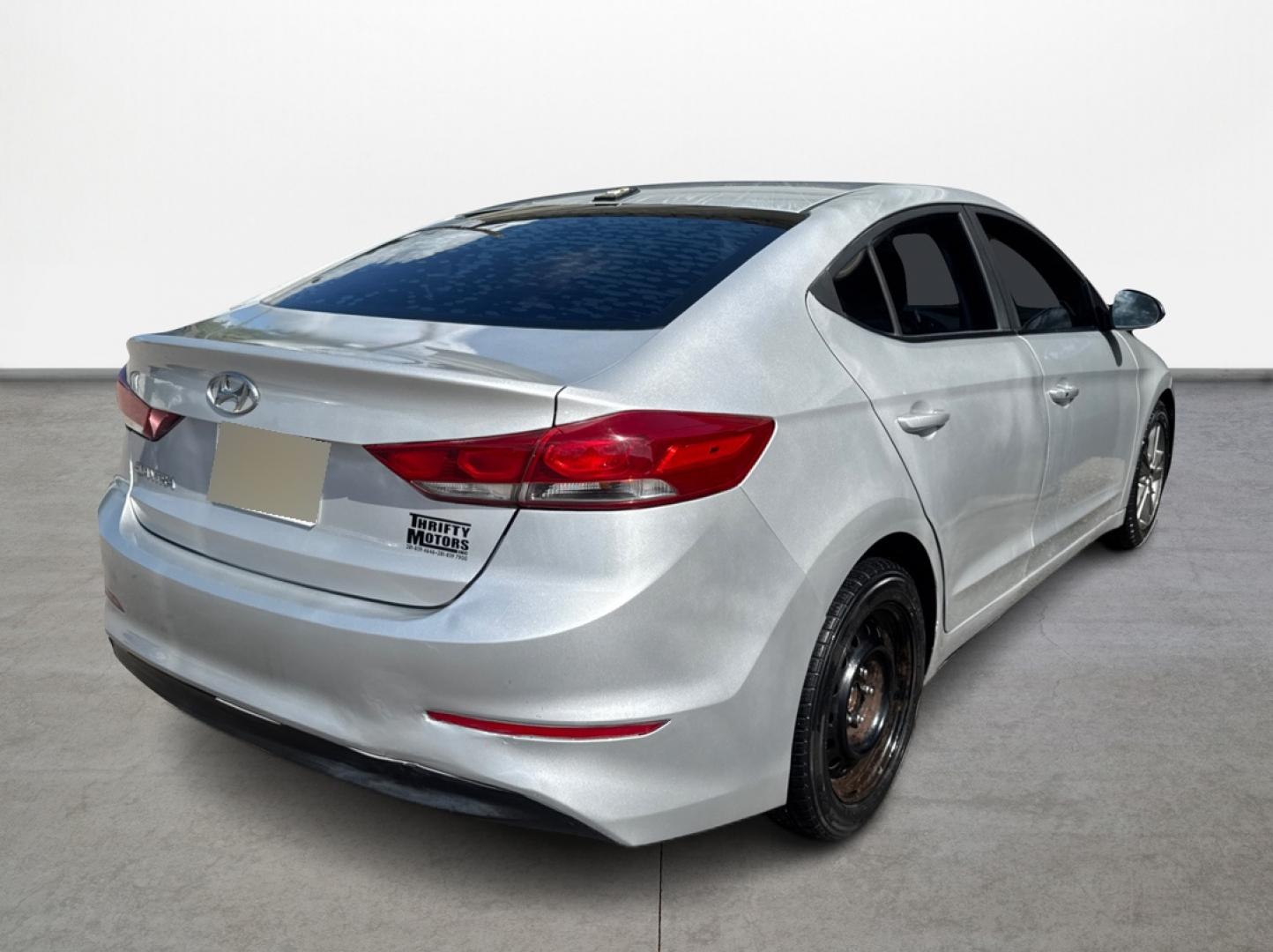 2018 Hyundai Elantra Limited (5NPD84LF1JH) with an 1.8L L4 DOHC 16V engine, 6A transmission, located at 16710 Clay Rd., Houston, TX, 77084, (281) 859-7900, 29.834864, -95.656166 - Photo#4