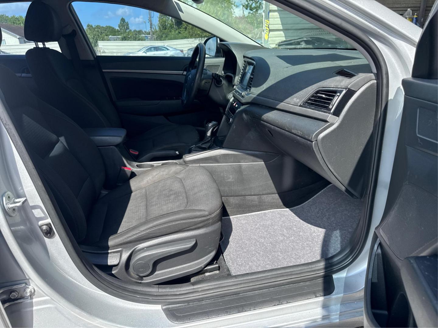 2018 Hyundai Elantra Limited (5NPD84LF1JH) with an 1.8L L4 DOHC 16V engine, 6A transmission, located at 16710 Clay Rd., Houston, TX, 77084, (281) 859-7900, 29.834864, -95.656166 - Photo#13