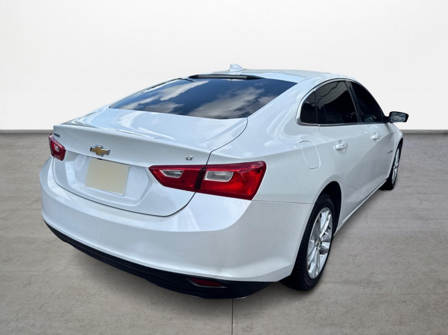2016 Chevrolet Malibu 1LT (1G1ZE5ST2GF) with an 1.5L L4 DOHC 16V engine, 6A transmission, located at 16710 Clay Rd., Houston, TX, 77084, (281) 859-7900, 29.834864, -95.656166 - Photo#4