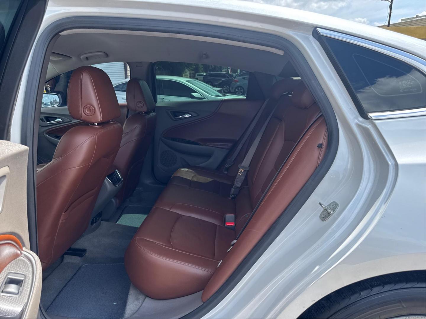 2016 Chevrolet Malibu 1LT (1G1ZE5ST2GF) with an 1.5L L4 DOHC 16V engine, 6A transmission, located at 16710 Clay Rd., Houston, TX, 77084, (281) 859-7900, 29.834864, -95.656166 - Photo#9