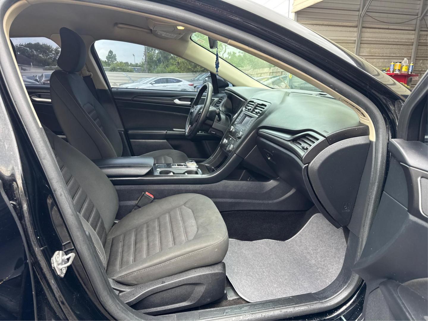 2018 Ford Fusion S (3FA6P0G71JR) with an 2.5L L4 DOHC 16V engine, 6A transmission, located at 16710 Clay Rd., Houston, TX, 77084, (281) 859-7900, 29.834864, -95.656166 - Photo#7