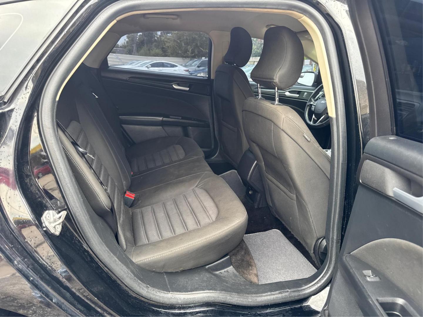 2018 Ford Fusion S (3FA6P0G71JR) with an 2.5L L4 DOHC 16V engine, 6A transmission, located at 16710 Clay Rd., Houston, TX, 77084, (281) 859-7900, 29.834864, -95.656166 - Photo#8