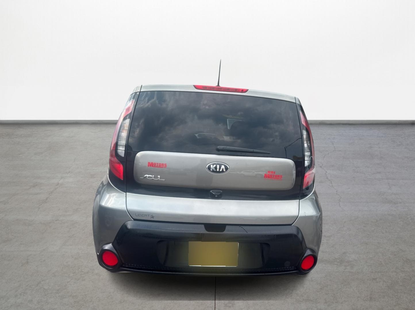 2015 Kia Soul Base (KNDJN2A20F7) with an 1.6L L4 DOHC 16V engine, located at 16710 Clay Rd., Houston, TX, 77084, (281) 859-7900, 29.834864, -95.656166 - Photo#7