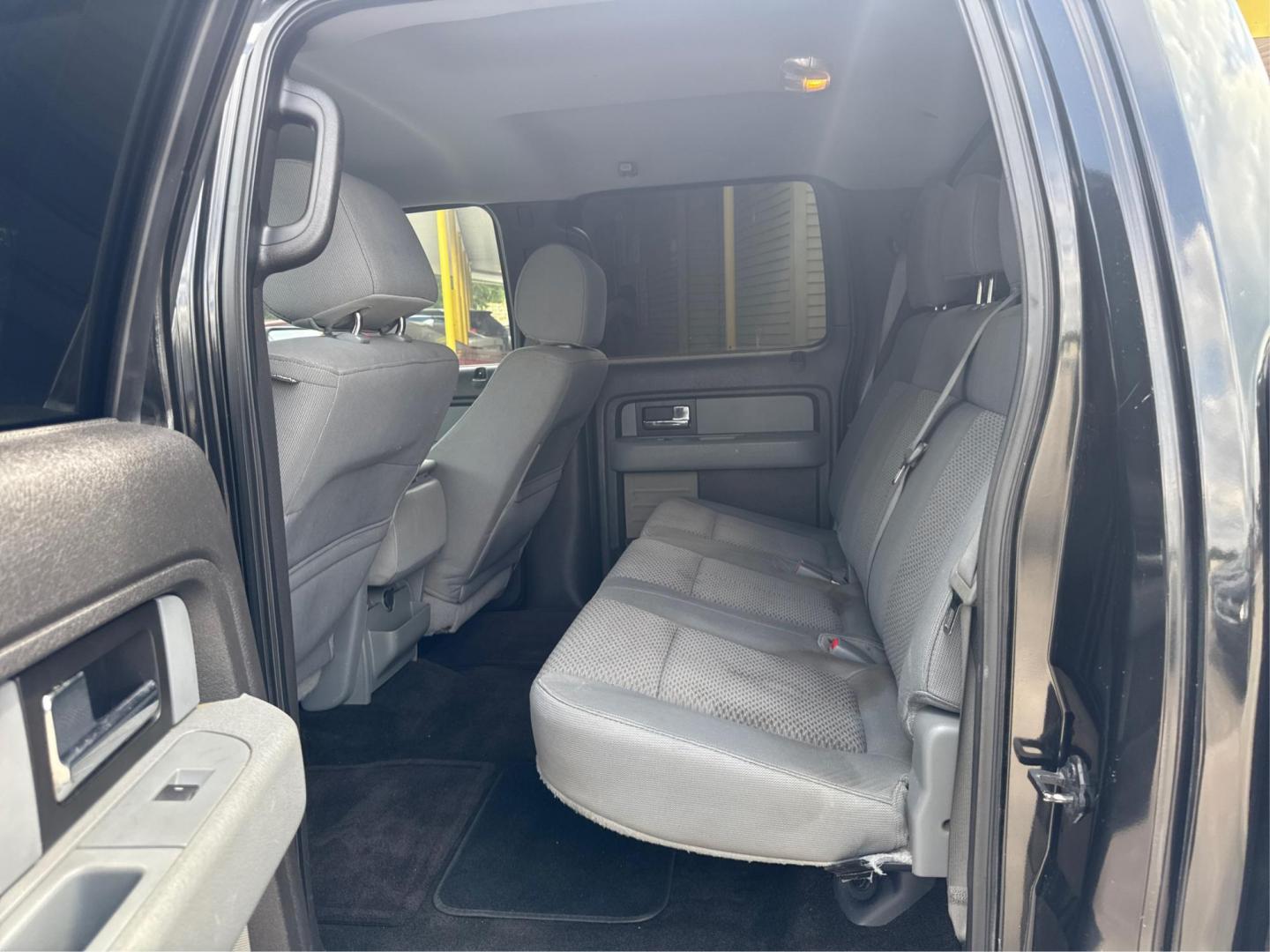 2012 Ford F-150 FX2 SuperCrew 5.5-ft. Bed 2WD (1FTFW1CF4CK) with an 5.0L V8 engine, 6-Speed Automatic transmission, located at 16710 Clay Rd., Houston, TX, 77084, (281) 859-7900, 29.834864, -95.656166 - Photo#9