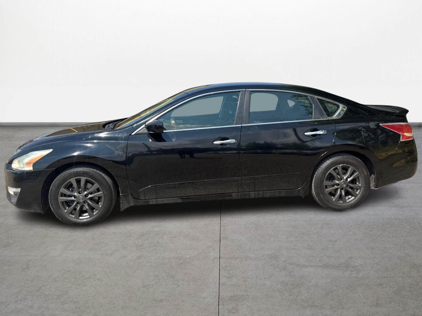 2014 Nissan Altima 2.5 SL (1N4AL3AP5EN) with an 2.5L L4 DOHC 16V engine, Continuously Variable Transmission transmission, located at 16710 Clay Rd., Houston, TX, 77084, (281) 859-7900, 29.834864, -95.656166 - Photo#3
