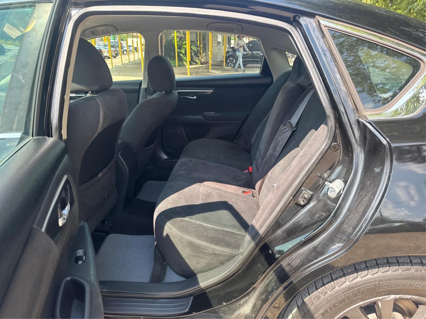 2014 Nissan Altima 2.5 SL (1N4AL3AP5EN) with an 2.5L L4 DOHC 16V engine, Continuously Variable Transmission transmission, located at 16710 Clay Rd., Houston, TX, 77084, (281) 859-7900, 29.834864, -95.656166 - Photo#10