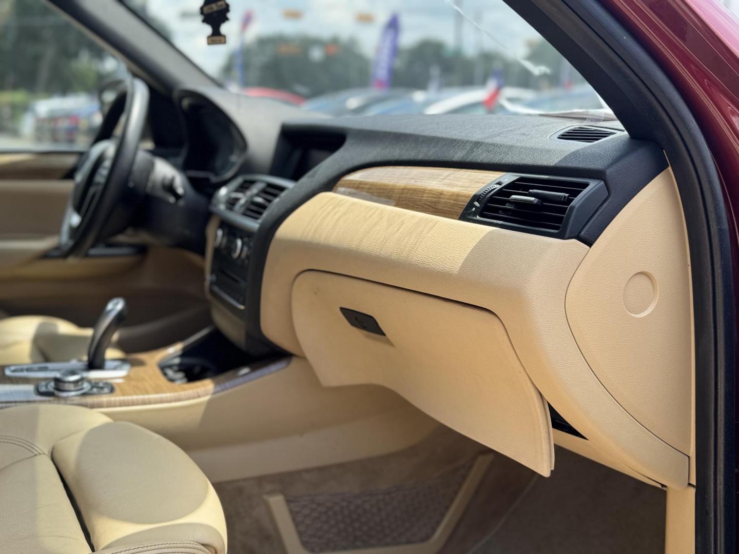 2013 BMW X3 xDrive28i (5UXWX9C54D0) with an 3.0L L6 DOHC 24V engine, 8-Speed Automatic transmission, located at 16710 Clay Rd., Houston, TX, 77084, (281) 859-7900, 29.834864, -95.656166 - Photo#8