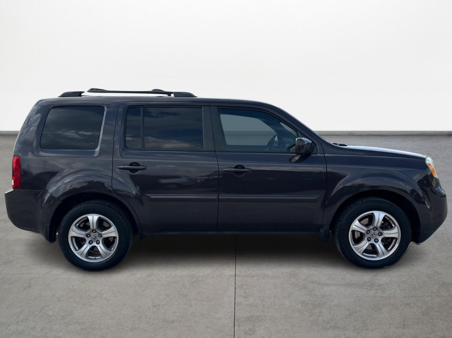 2013 Honda Pilot EX 2WD 5-Spd AT (5FNYF3H45DB) with an 3.5L V6 SOHC 24V engine, 5-Speed Automatic transmission, located at 16710 Clay Rd., Houston, TX, 77084, (281) 859-7900, 29.834864, -95.656166 - Photo#3