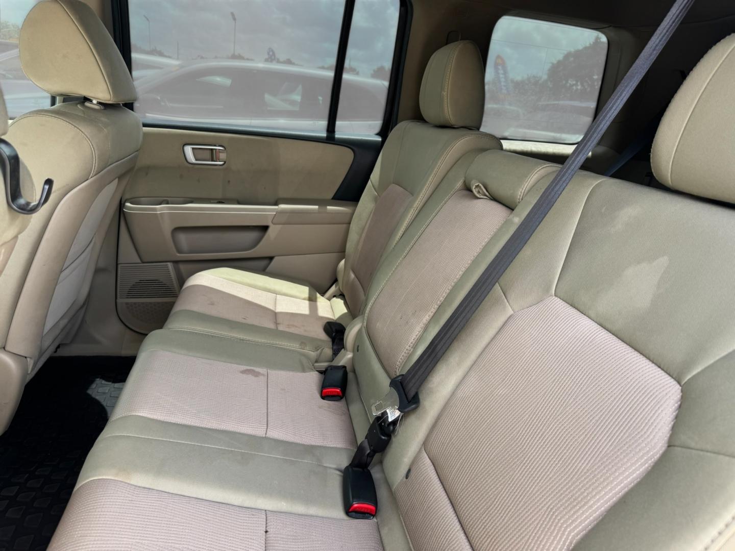 2013 Honda Pilot EX 2WD 5-Spd AT (5FNYF3H45DB) with an 3.5L V6 SOHC 24V engine, 5-Speed Automatic transmission, located at 16710 Clay Rd., Houston, TX, 77084, (281) 859-7900, 29.834864, -95.656166- Photo#9