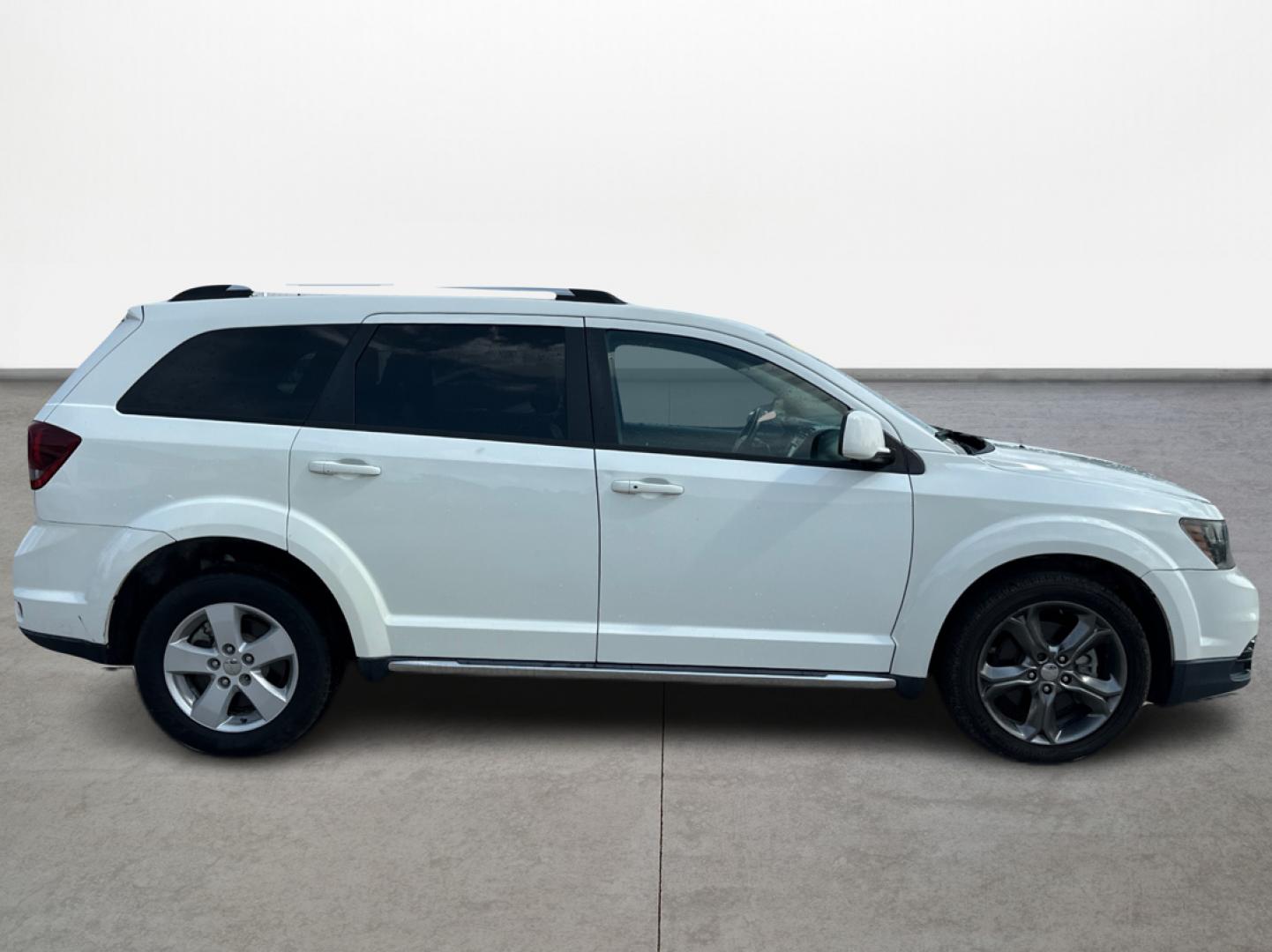 2016 Dodge Journey Crossroad FWD (3C4PDCGB1GT) with an 2.4L L4 DOHC 16V engine, 4A transmission, located at 16710 Clay Rd., Houston, TX, 77084, (281) 859-7900, 29.834864, -95.656166 - Photo#3