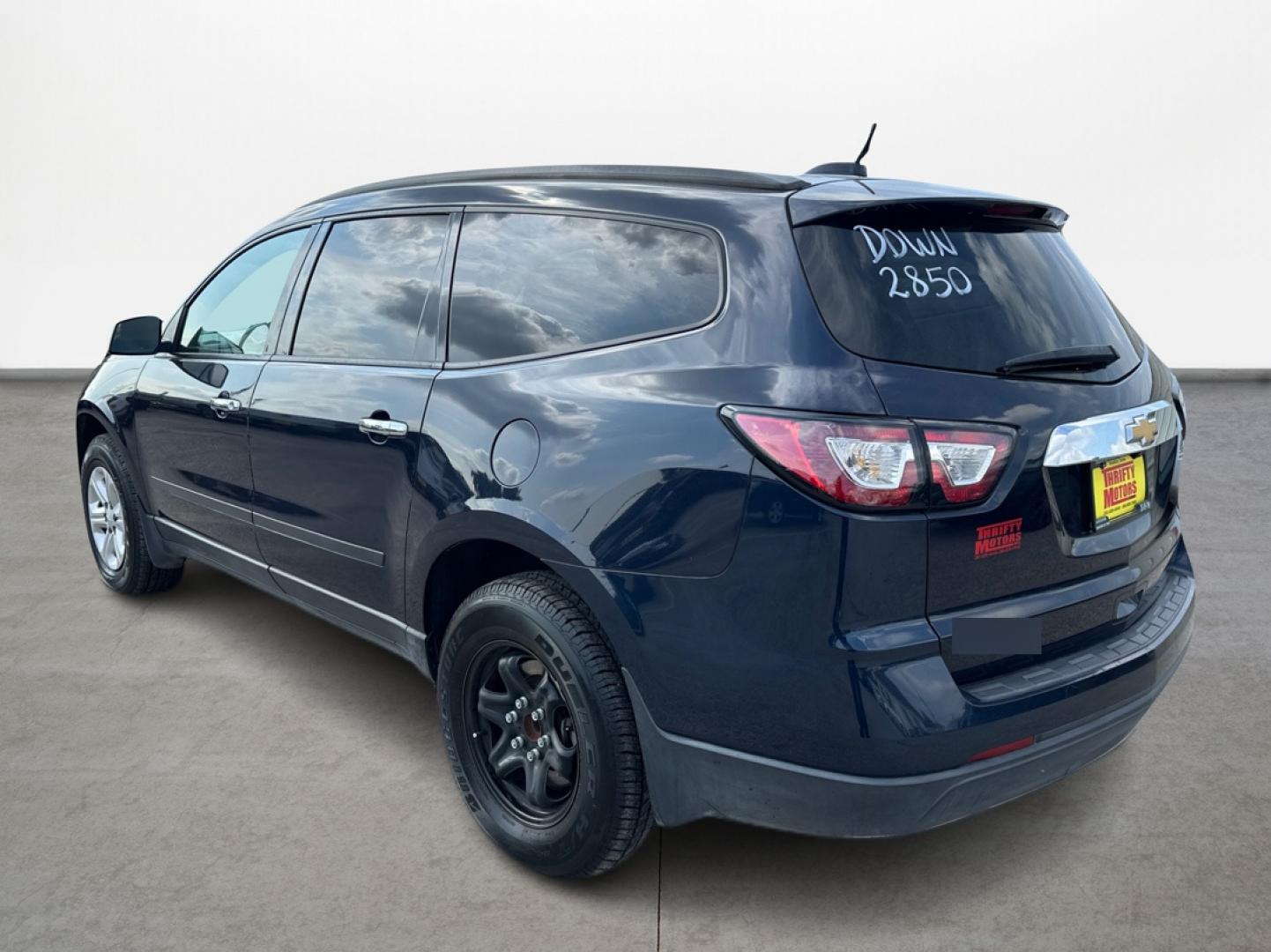 2017 Chevrolet Traverse LS FWD w/PDC (1GNKRFED3HJ) with an 3.6L V6 DOHC 24V engine, 6A transmission, located at 16710 Clay Rd., Houston, TX, 77084, (281) 859-7900, 29.834864, -95.656166 - Photo#6