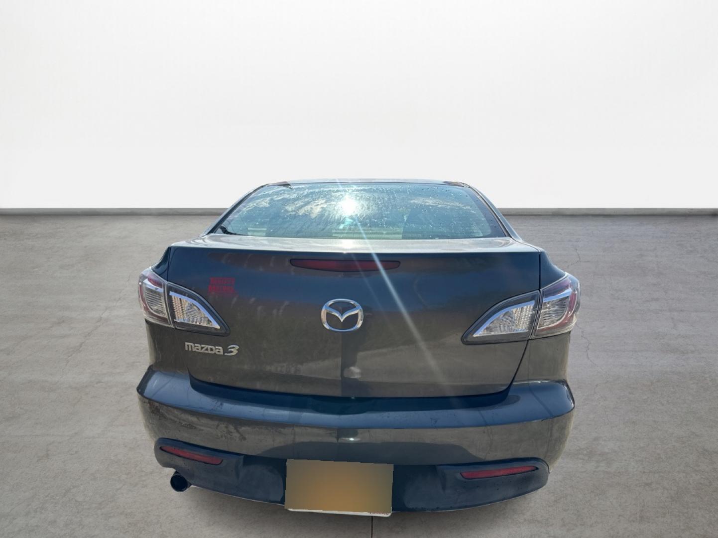 2011 Mazda MAZDA3 i Touring 4-Door (JM1BL1VF8B1) with an 2.0L L4 DOHC 16V engine, located at 16710 Clay Rd., Houston, TX, 77084, (281) 859-7900, 29.834864, -95.656166 - Photo#5