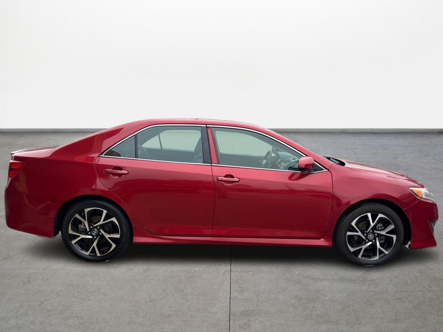 2014 Toyota Camry SE (4T1BF1FK6EU) with an 2.5L L4 DOHC 16V engine, 6-Speed Automatic transmission, located at 16710 Clay Rd., Houston, TX, 77084, (281) 859-7900, 29.834864, -95.656166 - Photo#7