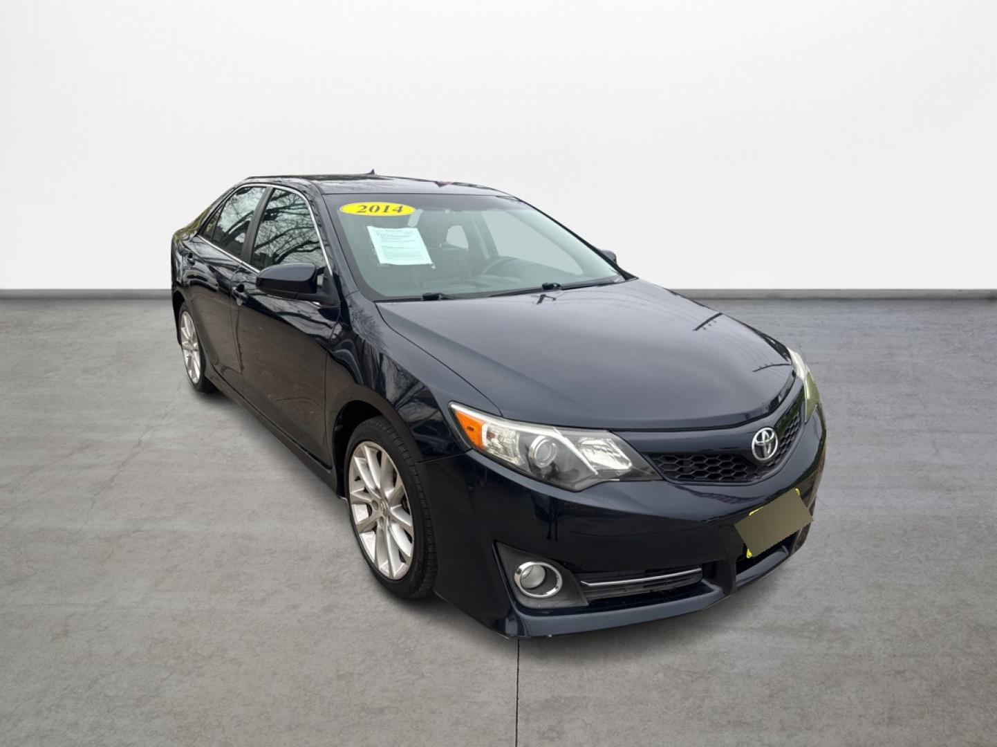 2014 Toyota Camry SE (4T1BF1FKXEU) with an 2.5L L4 DOHC 16V engine, 6-Speed Automatic transmission, located at 16710 Clay Rd., Houston, TX, 77084, (281) 859-7900, 29.834864, -95.656166 - Photo#6