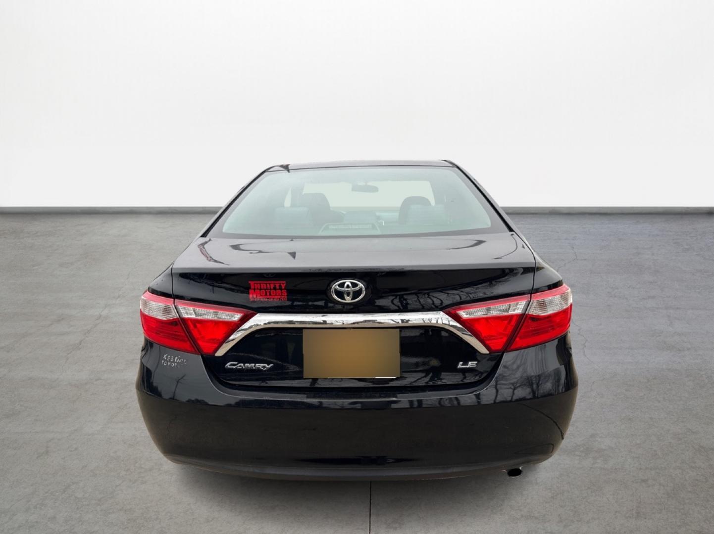 2017 Toyota Camry SE (4T1BF1FK8HU) with an 2.5L L4 DOHC 16V engine, 6A transmission, located at 16710 Clay Rd., Houston, TX, 77084, (281) 859-7900, 29.834864, -95.656166 - Photo#2