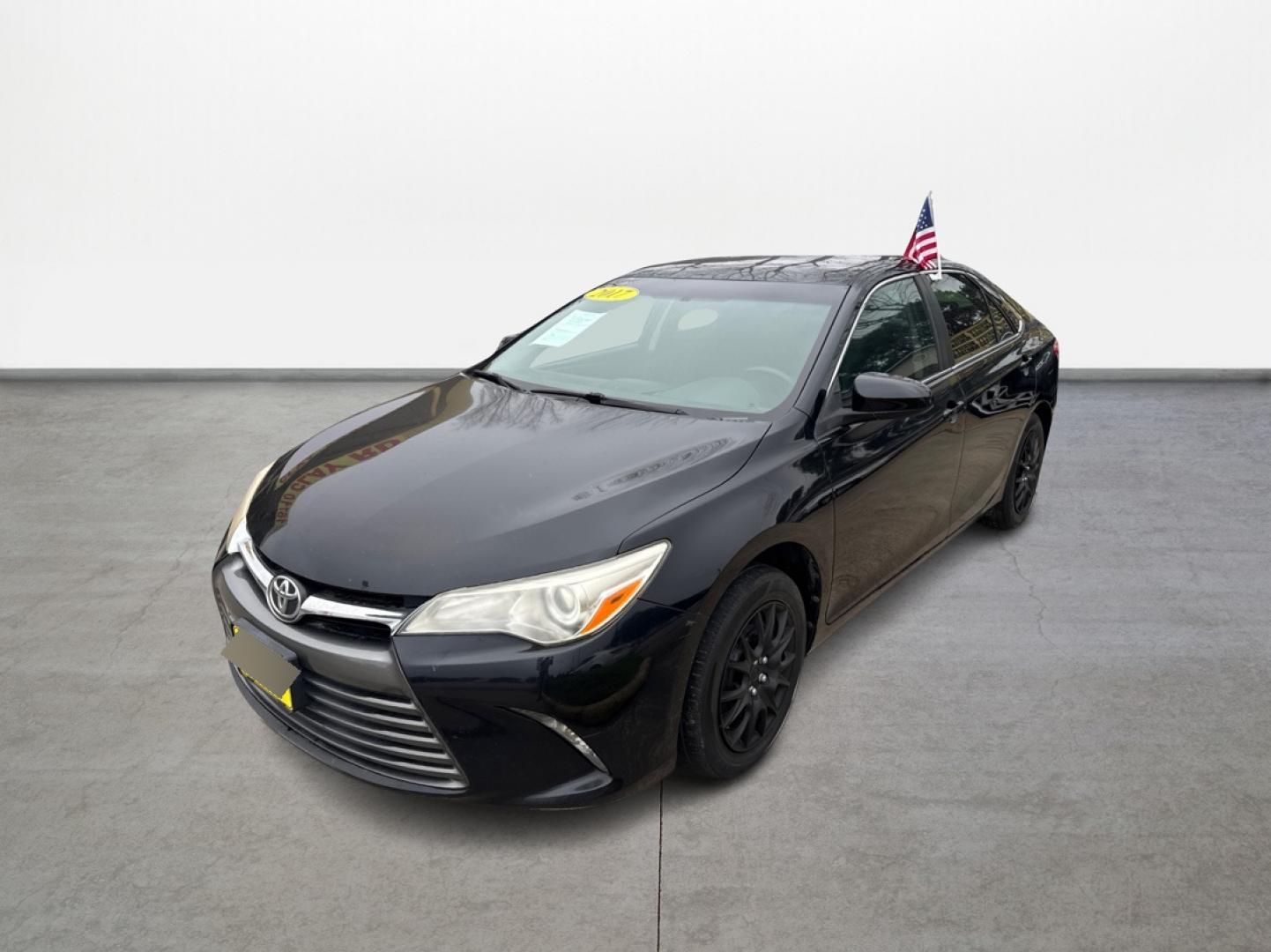 2017 Toyota Camry SE (4T1BF1FK8HU) with an 2.5L L4 DOHC 16V engine, 6A transmission, located at 16710 Clay Rd., Houston, TX, 77084, (281) 859-7900, 29.834864, -95.656166 - Photo#5