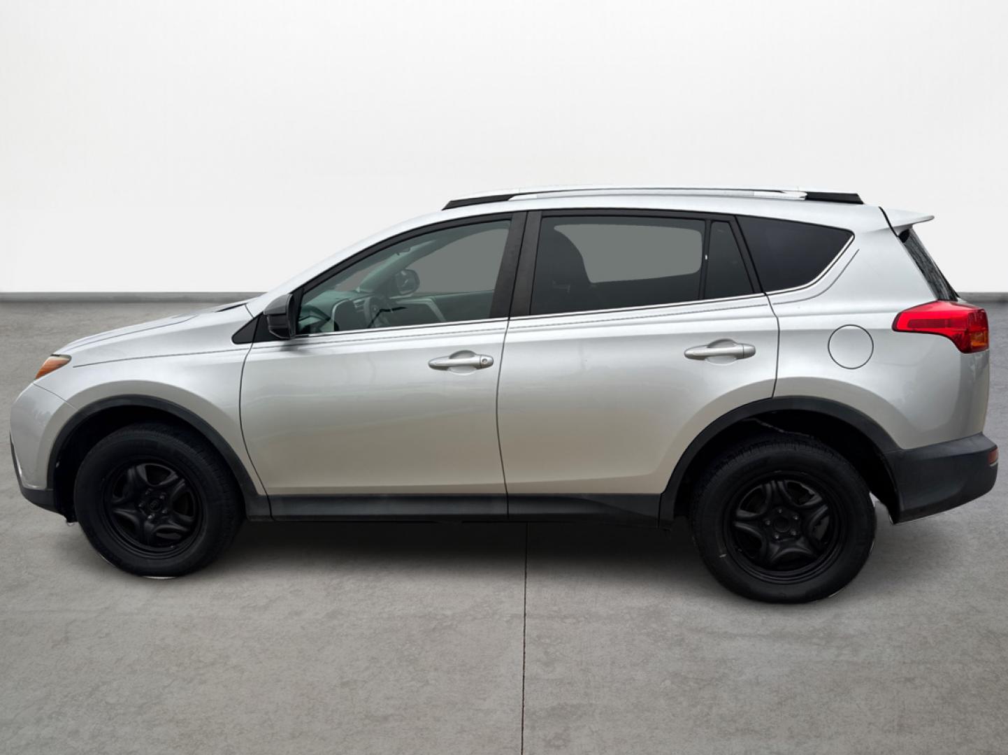 2014 Toyota RAV4 LE FWD (2T3ZFREV3EW) with an 2.5L L4 DOHC 16V engine, 6-Speed Automatic transmission, located at 16710 Clay Rd., Houston, TX, 77084, (281) 859-7900, 29.834864, -95.656166 - Photo#5