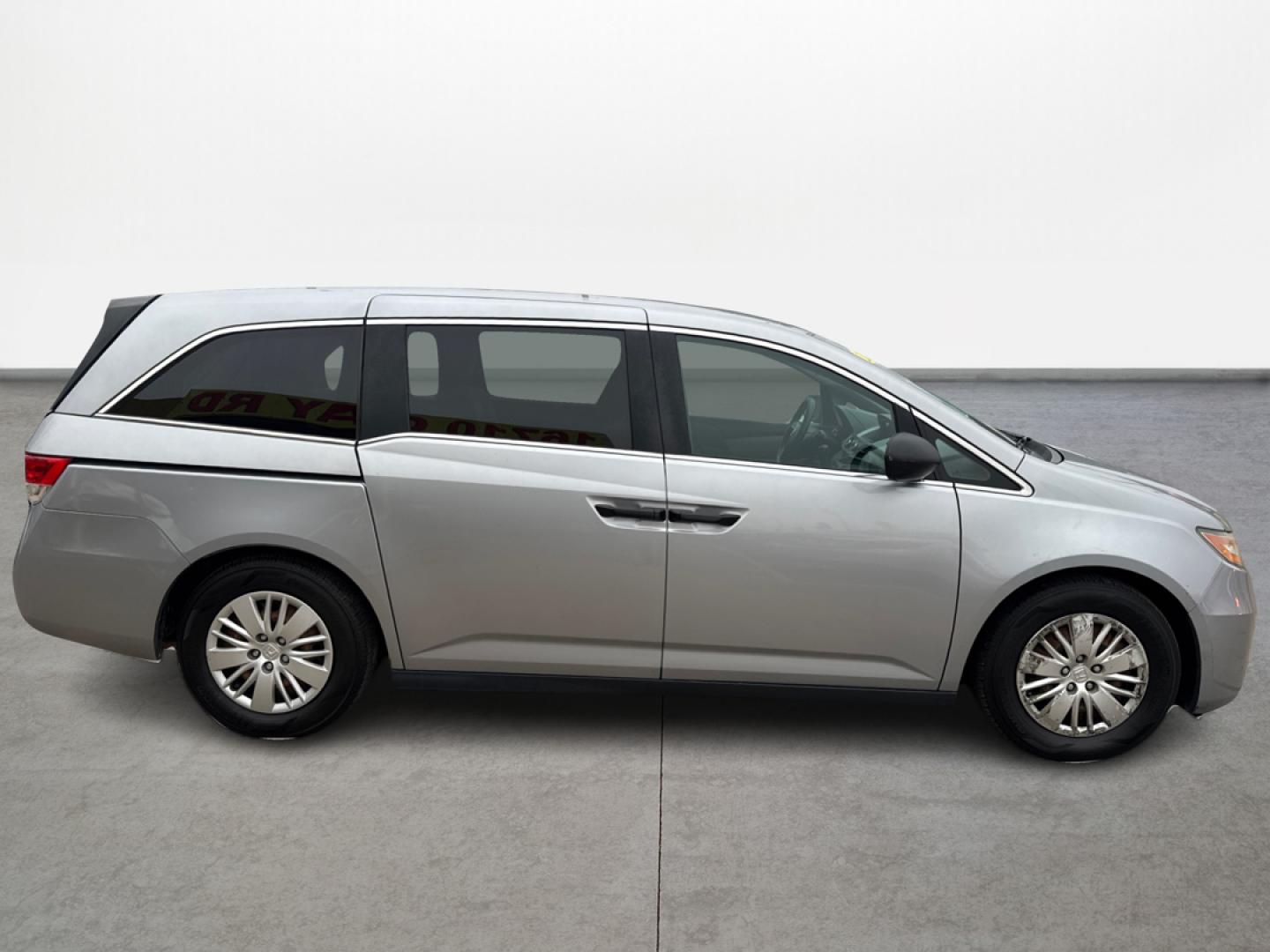 2016 Honda Odyssey LX (5FNRL5H26GB) with an 3.5L V6 SOHC 24V engine, 6A transmission, located at 16710 Clay Rd., Houston, TX, 77084, (281) 859-7900, 29.834864, -95.656166 - Photo#7