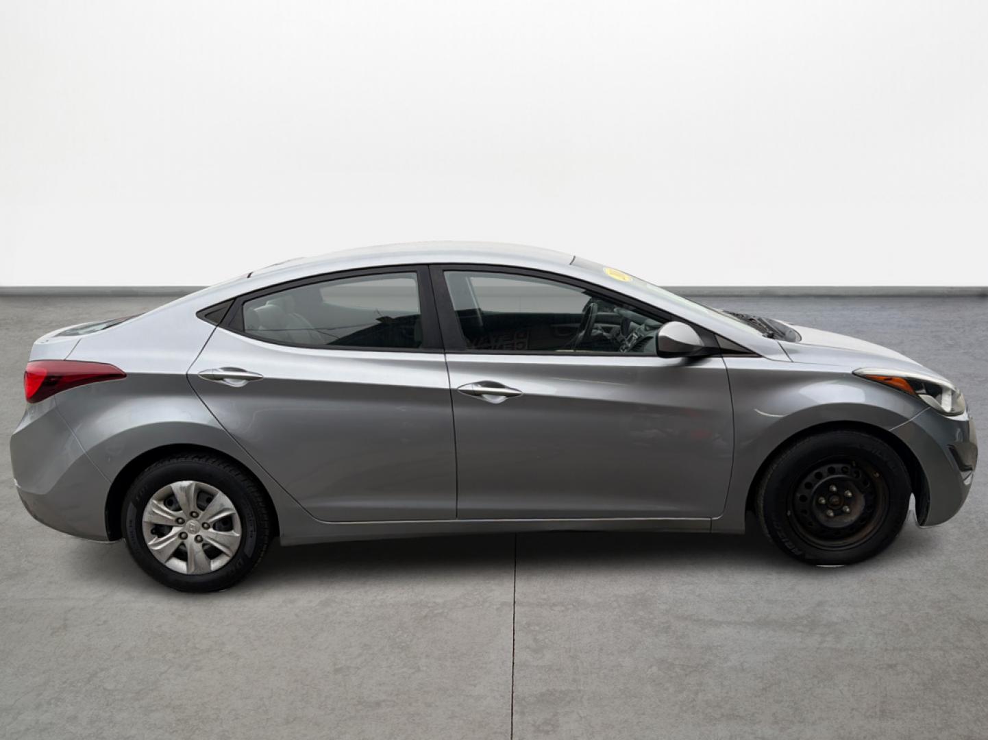 2016 Hyundai Elantra Limited (5NPDH4AE2GH) with an 1.8L L4 DOHC 16V engine, 6-Speed Automatic transmission, located at 16710 Clay Rd., Houston, TX, 77084, (281) 859-7900, 29.834864, -95.656166 - Photo#1