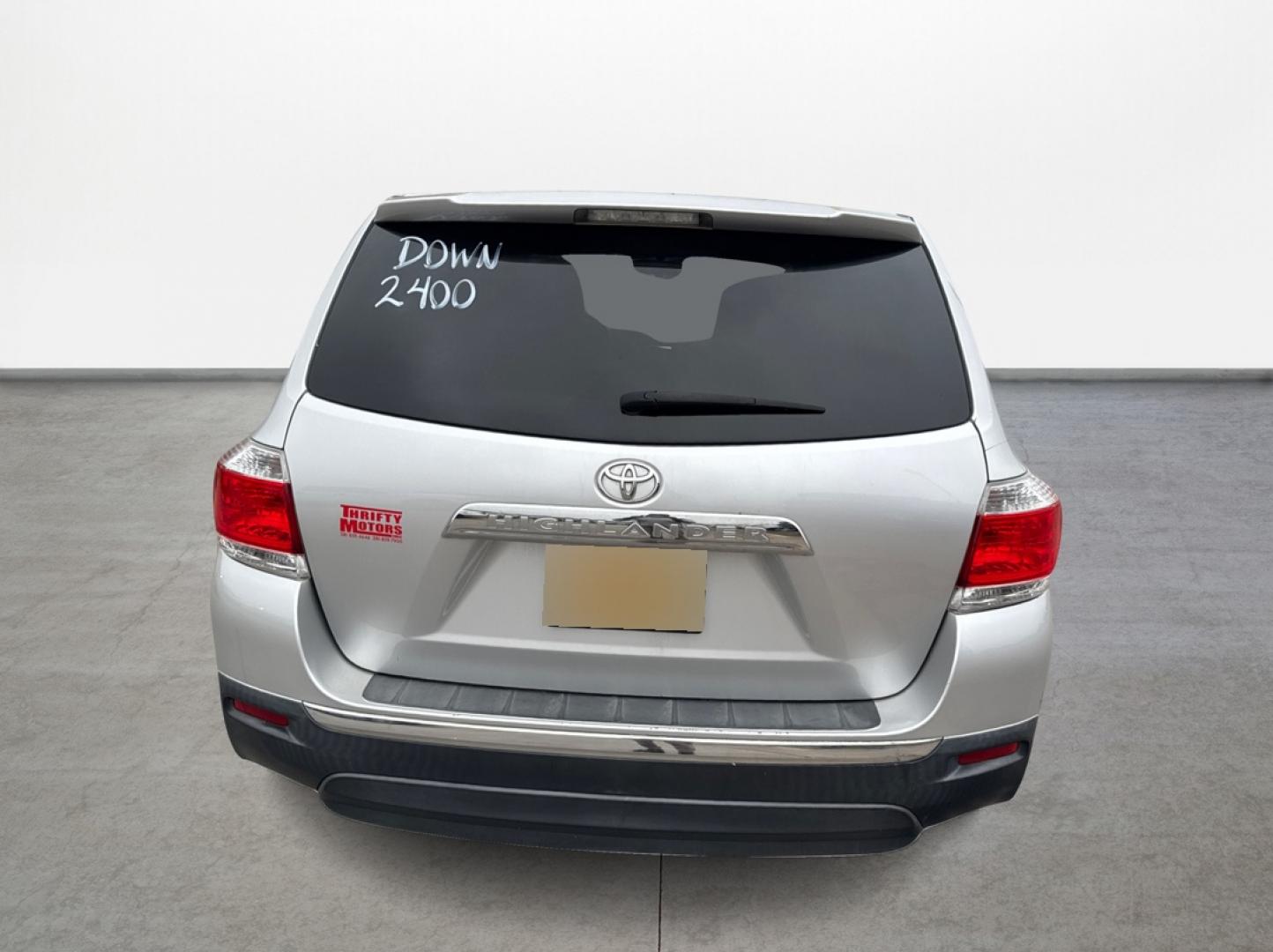 2013 Toyota Highlander Base 2WD I4 (5TDZA3EH4DS) with an 2.7L L4 DOHC 16V engine, 5-Speed Automatic transmission, located at 16710 Clay Rd., Houston, TX, 77084, (281) 859-7900, 29.834864, -95.656166 - Photo#5