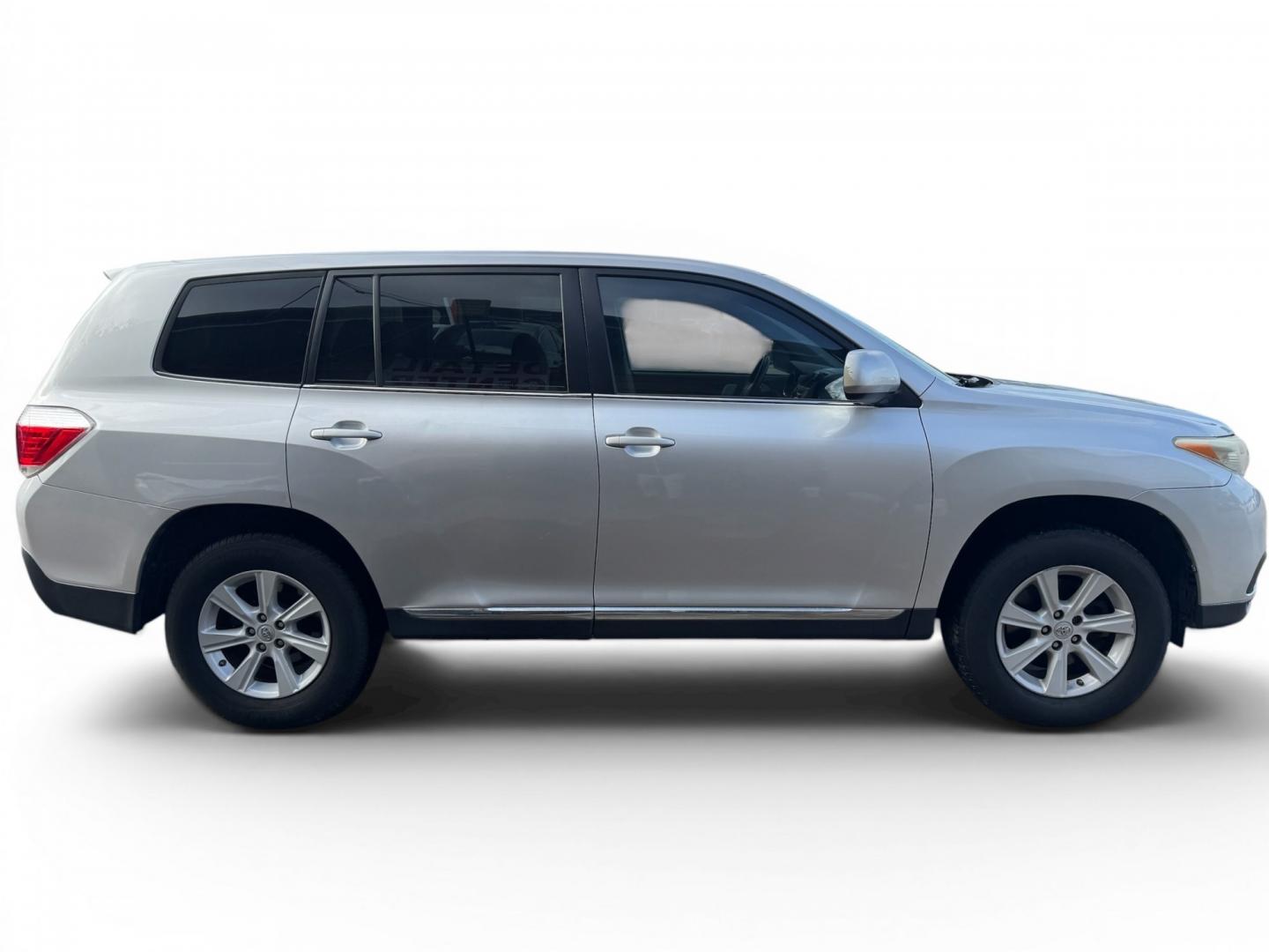 2013 Toyota Highlander Base 2WD I4 (5TDZA3EH4DS) with an 2.7L L4 DOHC 16V engine, 5-Speed Automatic transmission, located at 16710 Clay Rd., Houston, TX, 77084, (281) 859-7900, 29.834864, -95.656166- Photo#8