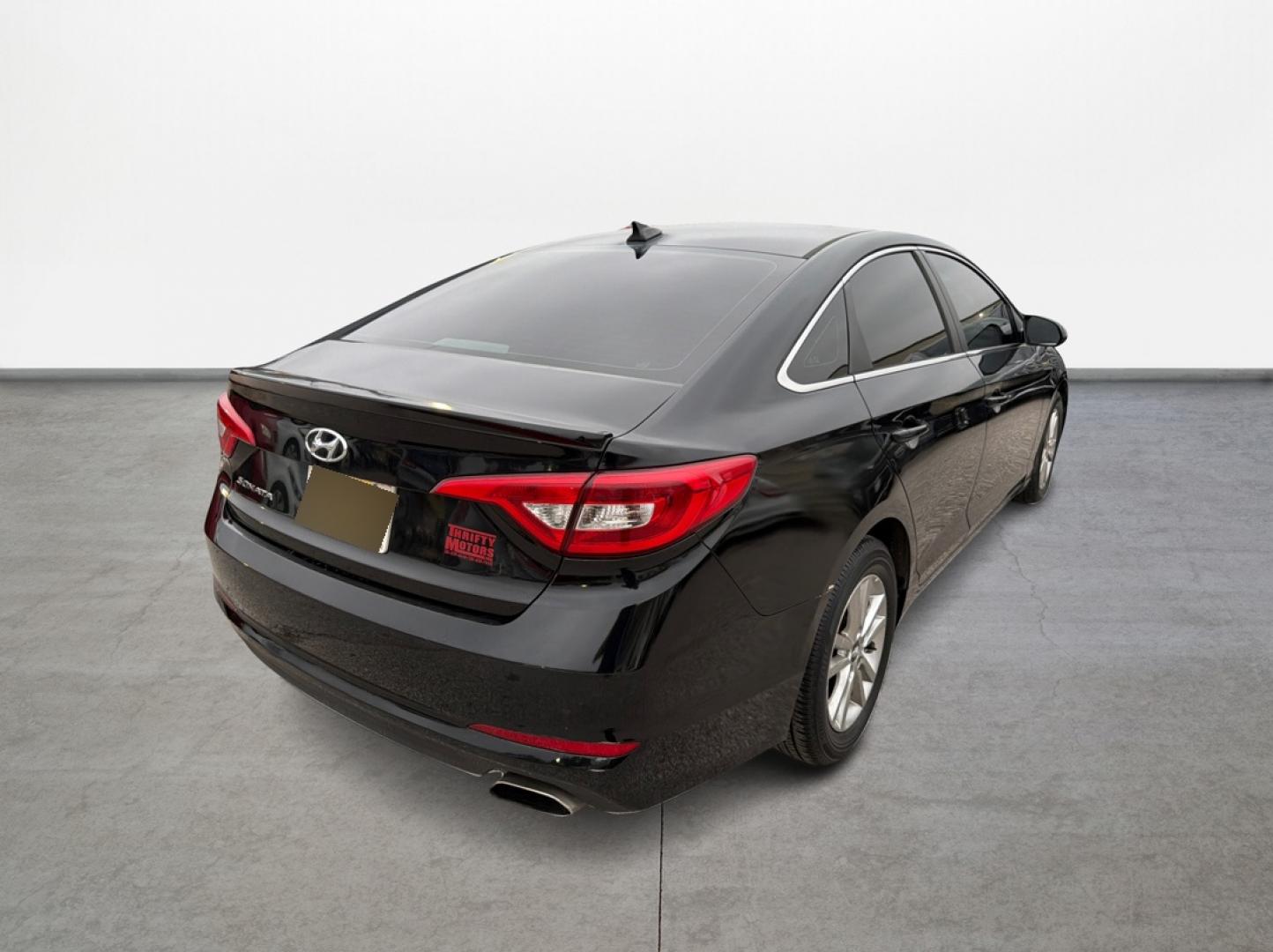 2017 Hyundai Sonata SE (5NPE24AF8HH) with an 2.4L L4 DOHC 16V engine, 7A transmission, located at 16710 Clay Rd., Houston, TX, 77084, (281) 859-7900, 29.834864, -95.656166 - Photo#3
