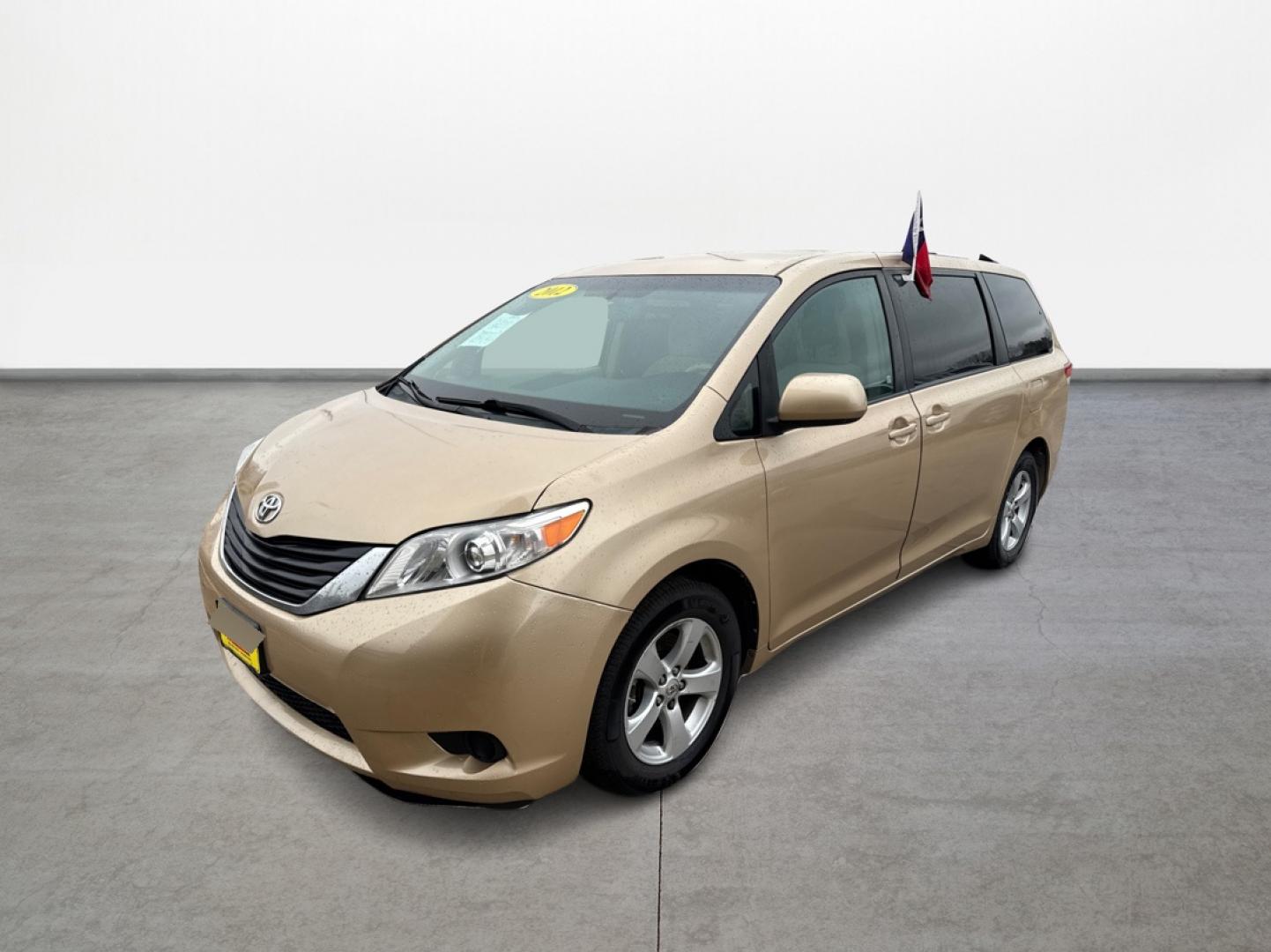 2012 Toyota Sienna LE FWD 8-Passenger V6 (5TDKK3DC8CS) with an 3.5L V6 EFI DOHC 24V engine, 5-Speed Automatic transmission, located at 16710 Clay Rd., Houston, TX, 77084, (281) 859-7900, 29.834864, -95.656166 - Photo#0
