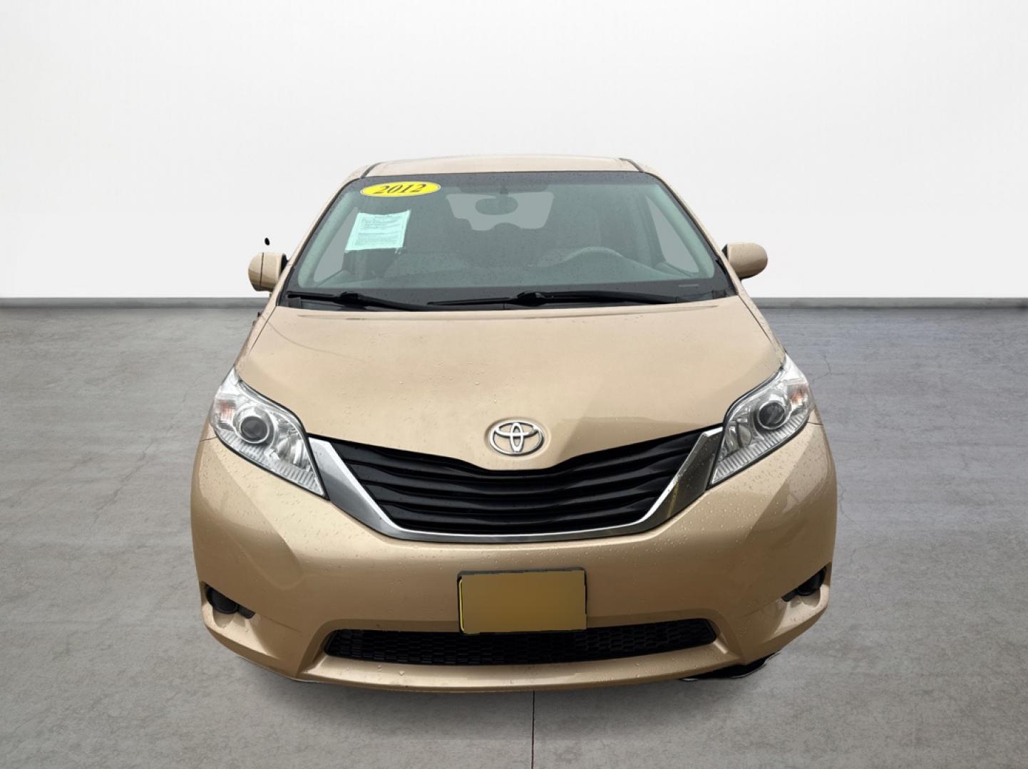 2012 Toyota Sienna LE FWD 8-Passenger V6 (5TDKK3DC8CS) with an 3.5L V6 EFI DOHC 24V engine, 5-Speed Automatic transmission, located at 16710 Clay Rd., Houston, TX, 77084, (281) 859-7900, 29.834864, -95.656166 - Photo#1