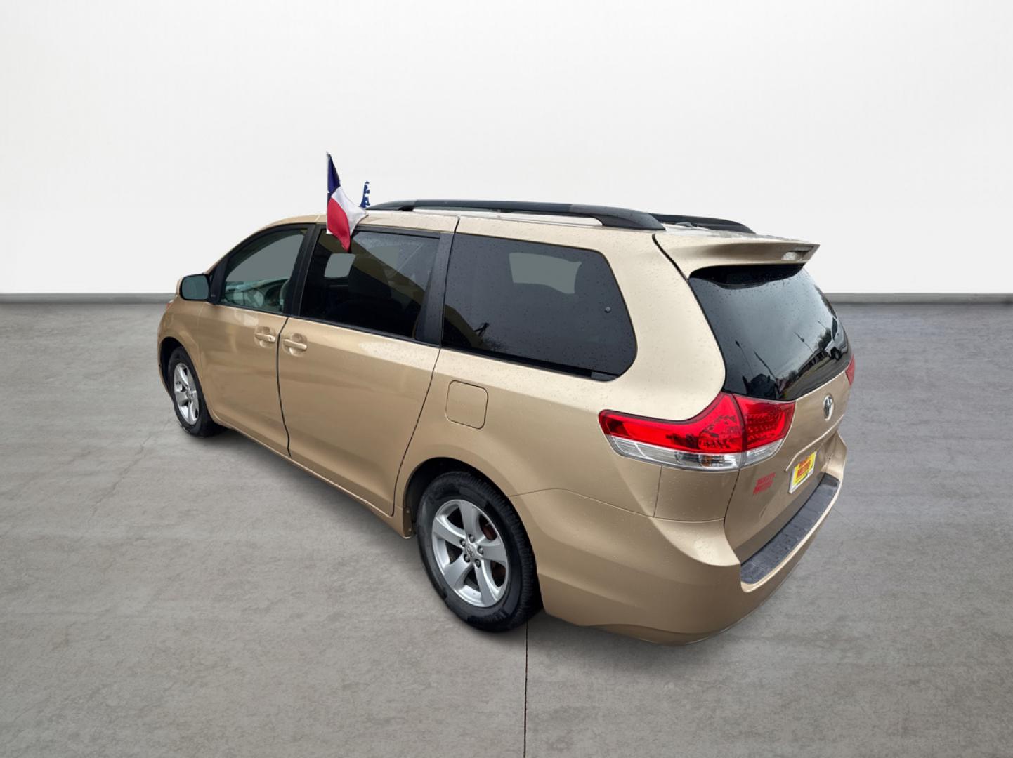 2012 Toyota Sienna LE FWD 8-Passenger V6 (5TDKK3DC8CS) with an 3.5L V6 EFI DOHC 24V engine, 5-Speed Automatic transmission, located at 16710 Clay Rd., Houston, TX, 77084, (281) 859-7900, 29.834864, -95.656166 - Photo#6