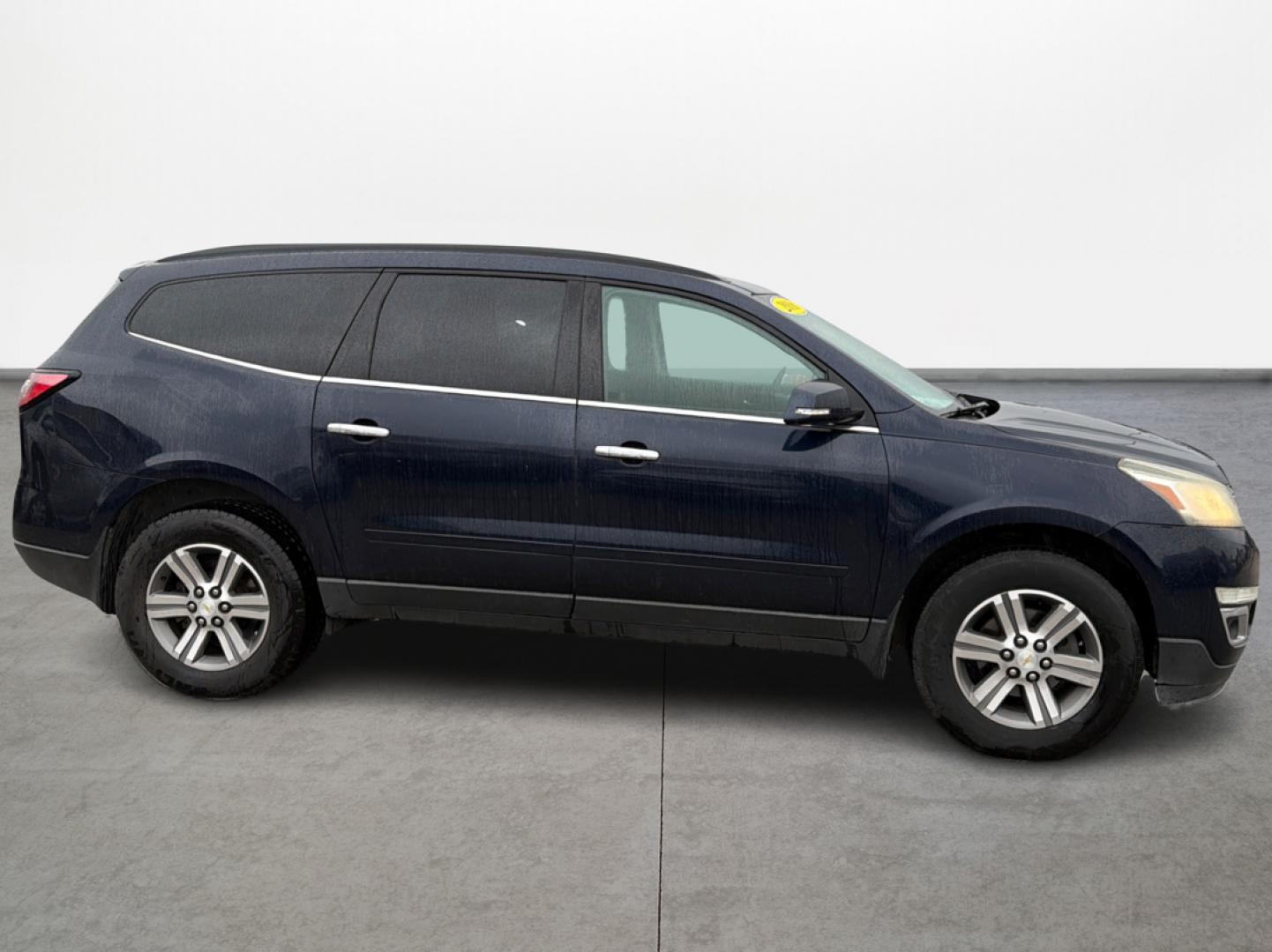 2016 Chevrolet Traverse 2LT FWD (1GNKRHKD9GJ) with an 3.6L V6 DOHC 24V engine, 6-Speed Automatic transmission, located at 16710 Clay Rd., Houston, TX, 77084, (281) 859-7900, 29.834864, -95.656166 - Photo#3