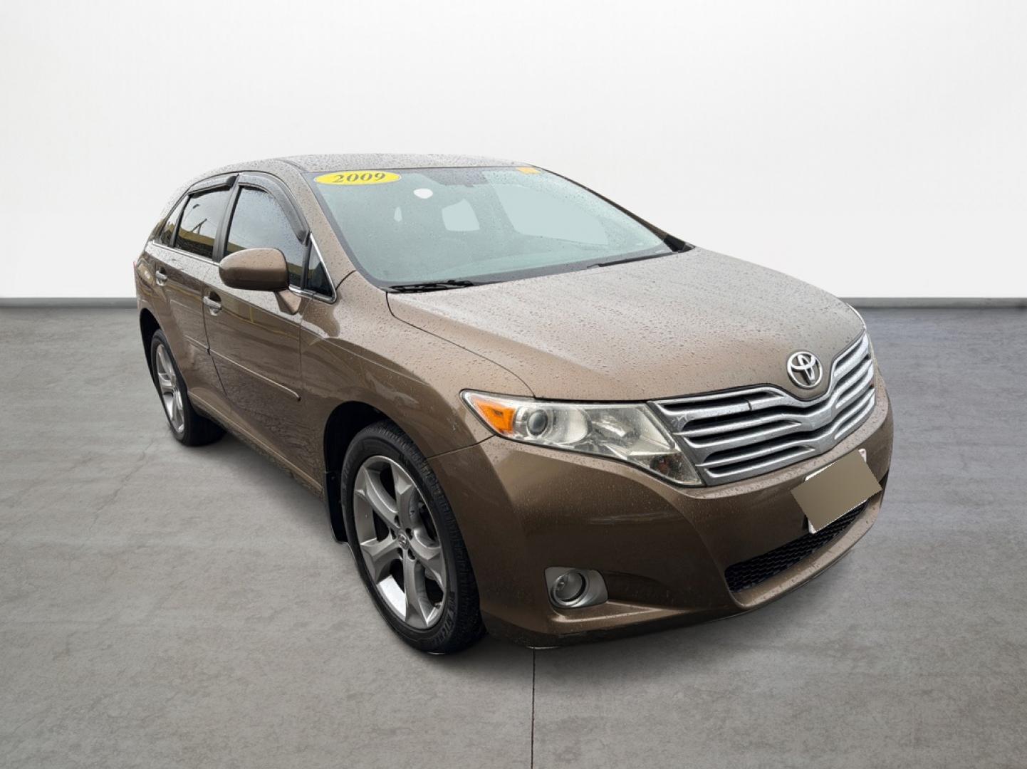 2009 Toyota Venza 4X2 V6 (4T3ZK11A49U) with an 3.5L V6 DOHC 24V engine, 6-Speed Automatic transmission, located at 16710 Clay Rd., Houston, TX, 77084, (281) 859-7900, 29.834864, -95.656166 - Photo#2