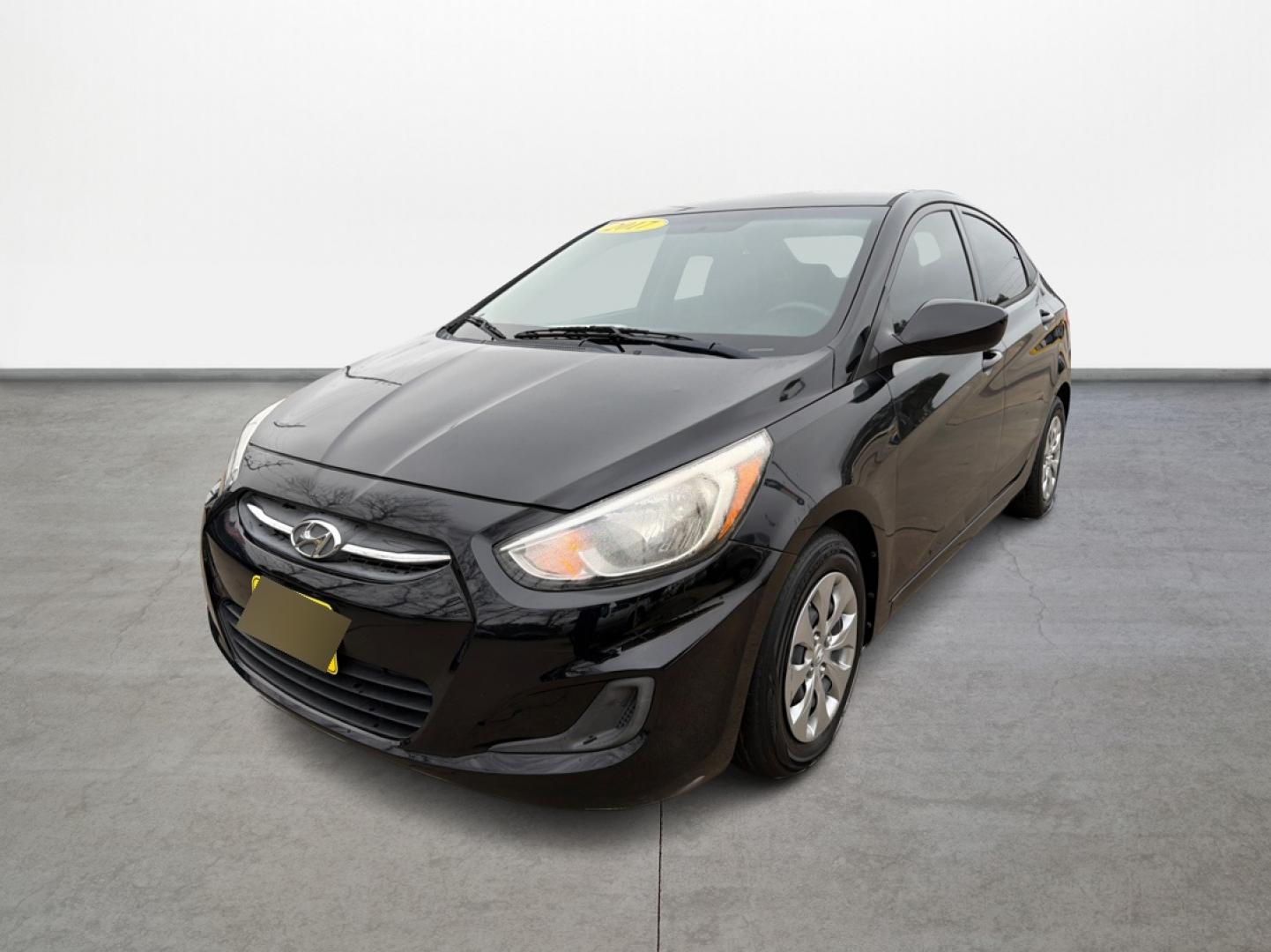 2017 Hyundai Accent SE 4-Door 6M (KMHCT4AE7HU) with an 1.6L L4 DOHC 16V engine, 6M transmission, located at 16710 Clay Rd., Houston, TX, 77084, (281) 859-7900, 29.834864, -95.656166 - Photo#0