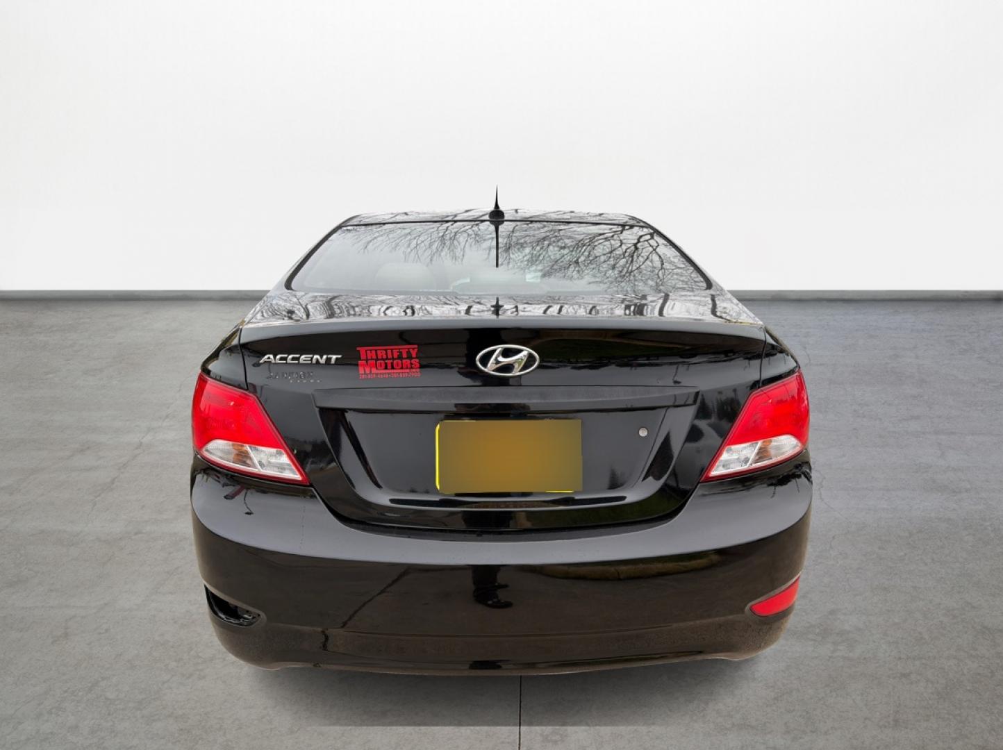 2017 Hyundai Accent SE 4-Door 6M (KMHCT4AE7HU) with an 1.6L L4 DOHC 16V engine, 6M transmission, located at 16710 Clay Rd., Houston, TX, 77084, (281) 859-7900, 29.834864, -95.656166 - Photo#5