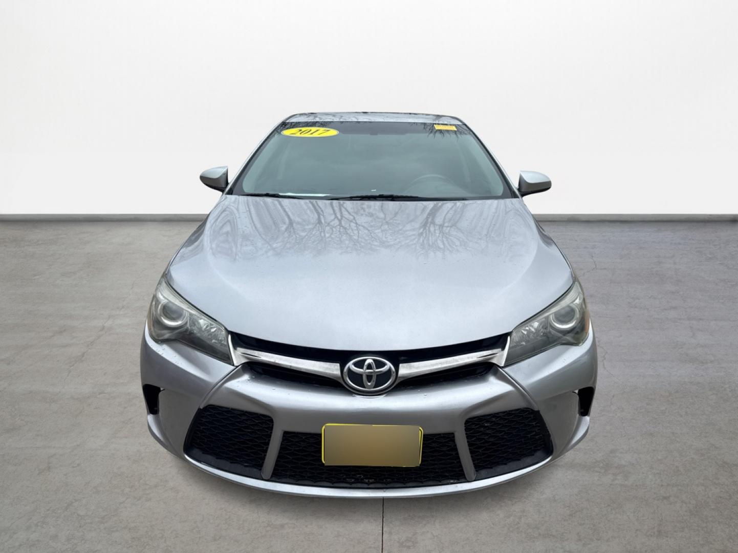 2017 Toyota Camry SE (4T1BF1FK4HU) with an 2.5L L4 DOHC 16V engine, 6A transmission, located at 16710 Clay Rd., Houston, TX, 77084, (281) 859-7900, 29.834864, -95.656166 - Photo#1