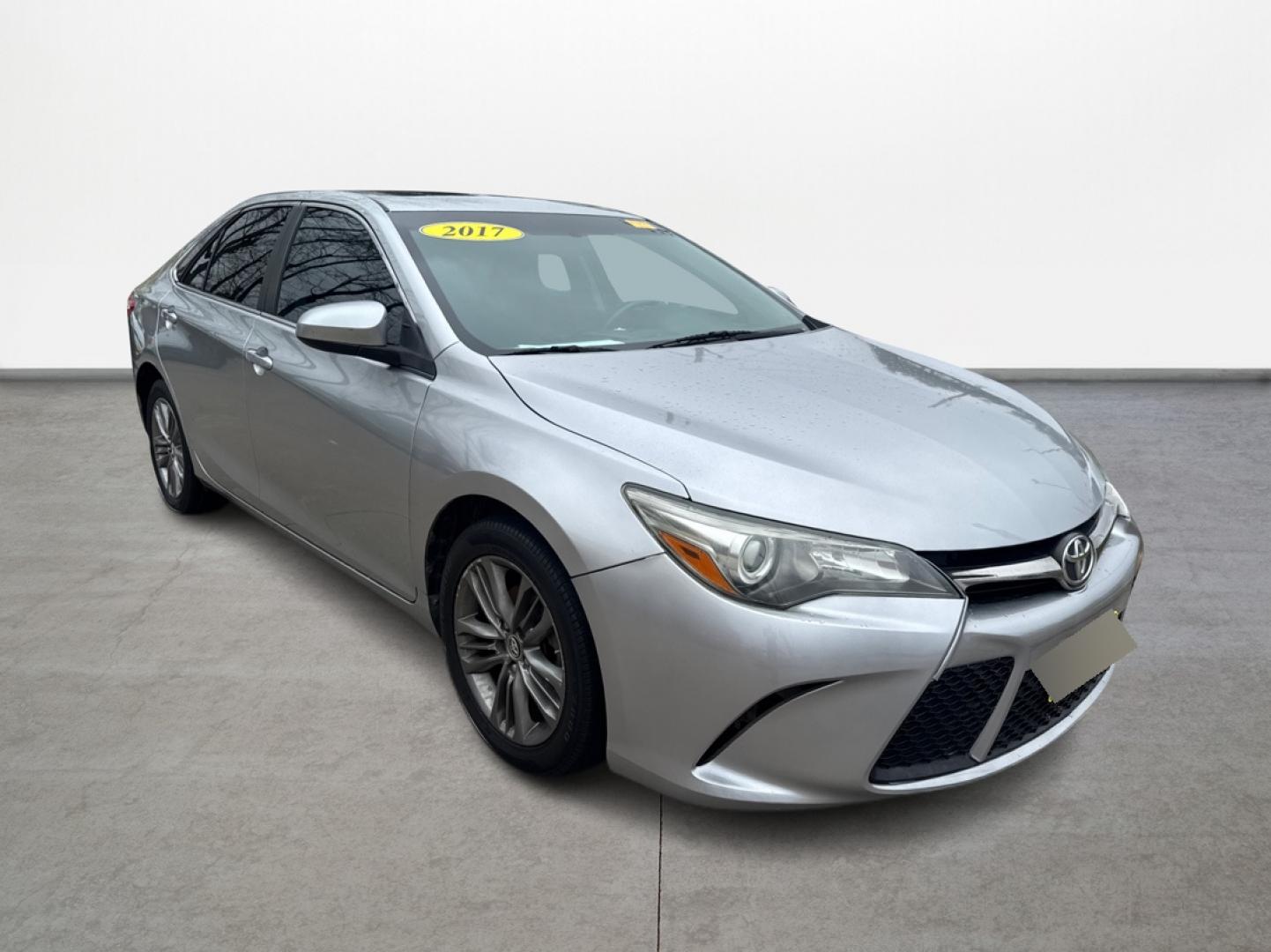 2017 Toyota Camry SE (4T1BF1FK4HU) with an 2.5L L4 DOHC 16V engine, 6A transmission, located at 16710 Clay Rd., Houston, TX, 77084, (281) 859-7900, 29.834864, -95.656166 - Photo#2