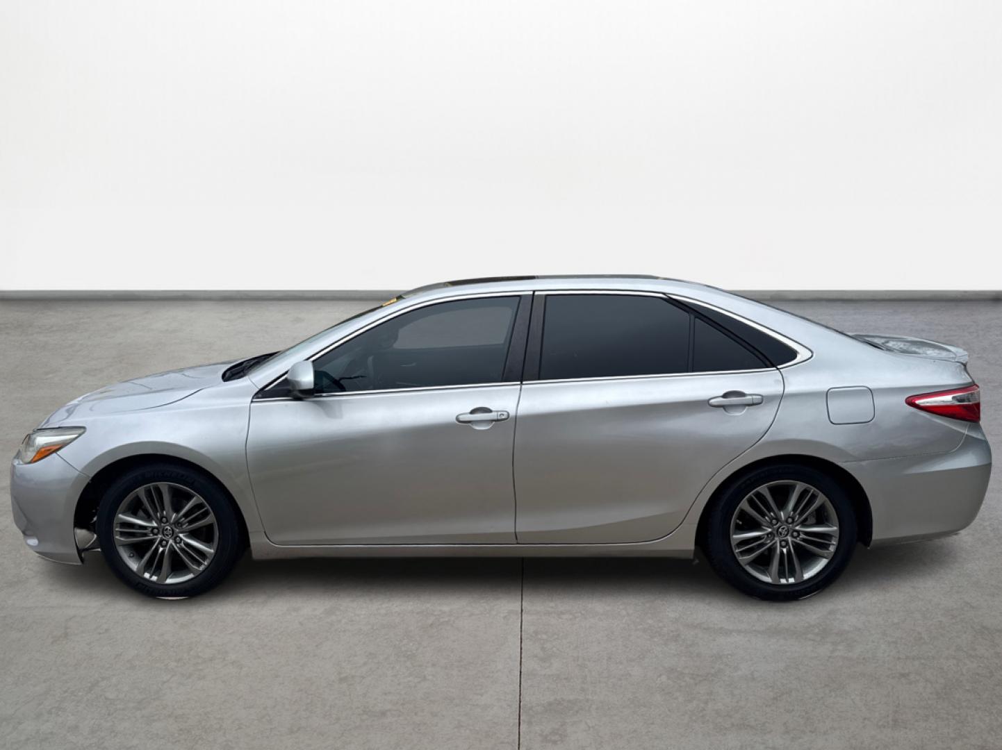 2017 Toyota Camry SE (4T1BF1FK4HU) with an 2.5L L4 DOHC 16V engine, 6A transmission, located at 16710 Clay Rd., Houston, TX, 77084, (281) 859-7900, 29.834864, -95.656166 - Photo#7