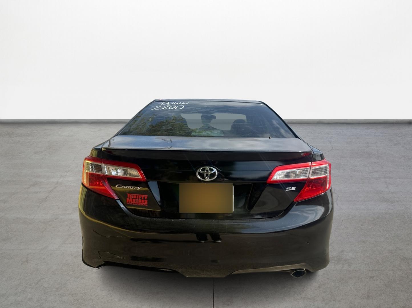 2013 Toyota Camry SE (4T1BF1FK4DU) with an 2.5L L4 DOHC 16V engine, 6-Speed Automatic transmission, located at 16710 Clay Rd., Houston, TX, 77084, (281) 859-7900, 29.834864, -95.656166 - Photo#5