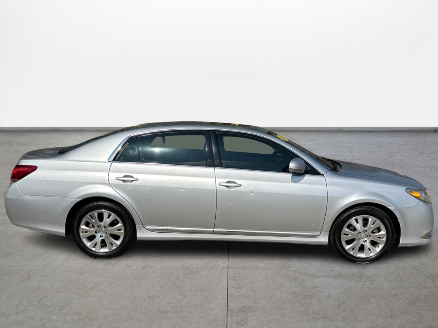 2011 Toyota Avalon Base (4T1BK3DB8BU) with an 3.5L V6 DOHC 24V engine, 6-Speed Automatic transmission, located at 16710 Clay Rd., Houston, TX, 77084, (281) 859-7900, 29.834864, -95.656166 - Photo#3