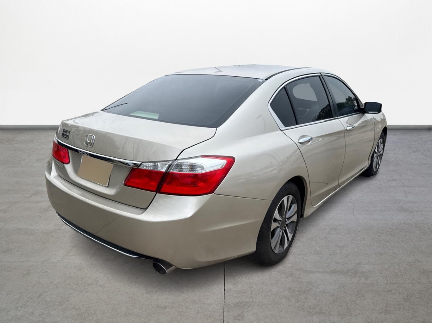 2013 Honda Accord LX Sedan CVT (1HGCR2F30DA) with an 2.4L L4 DOHC 16V engine, Continuously Variable Transmission transmission, located at 16710 Clay Rd., Houston, TX, 77084, (281) 859-7900, 29.834864, -95.656166 - Photo#4