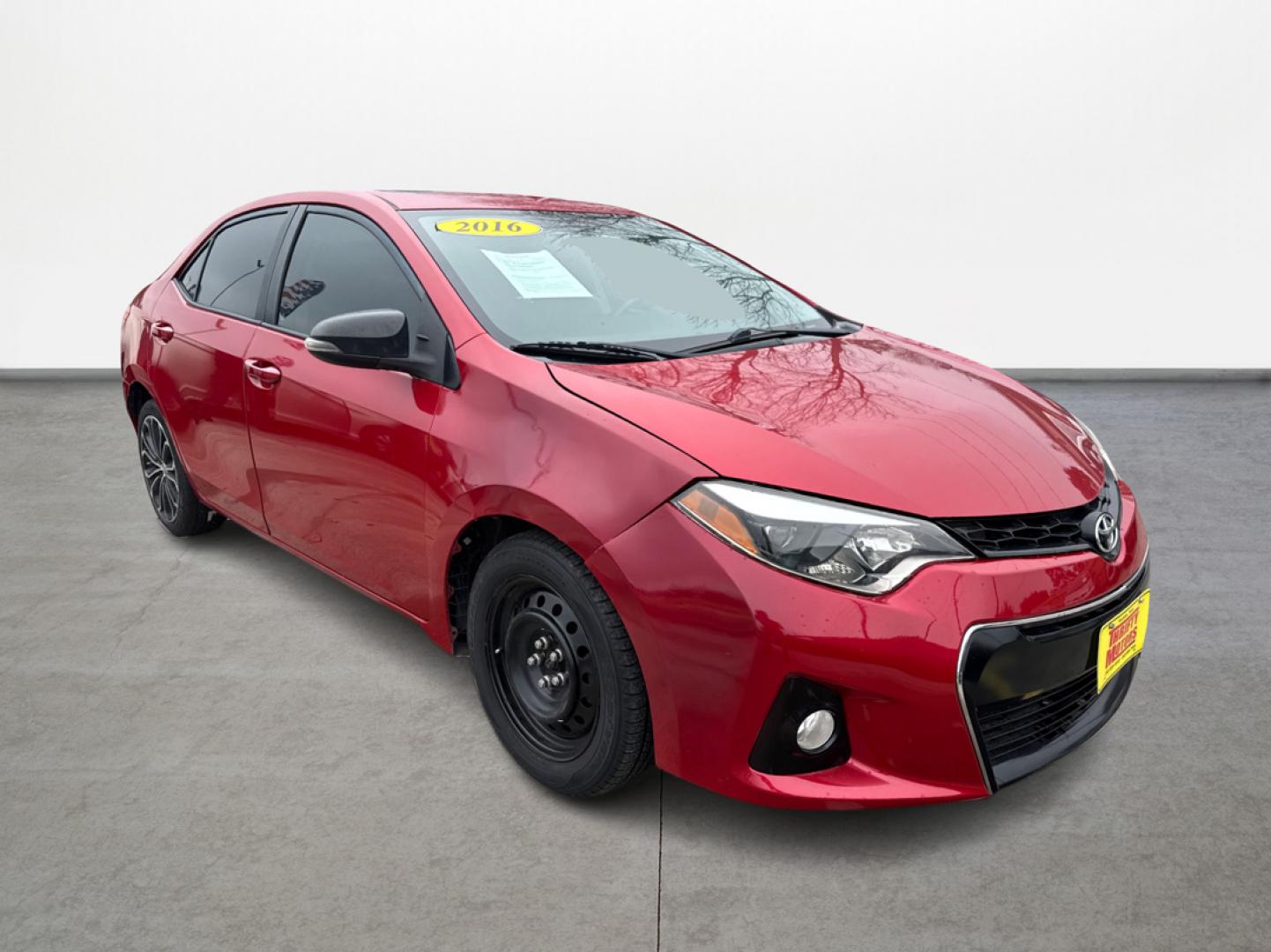 2016 Toyota Corolla L 4-Speed AT (2T1BURHEXGC) with an 1.8L L4 DOHC 16V engine, 4A transmission, located at 16710 Clay Rd., Houston, TX, 77084, (281) 859-7900, 29.834864, -95.656166 - Photo#2