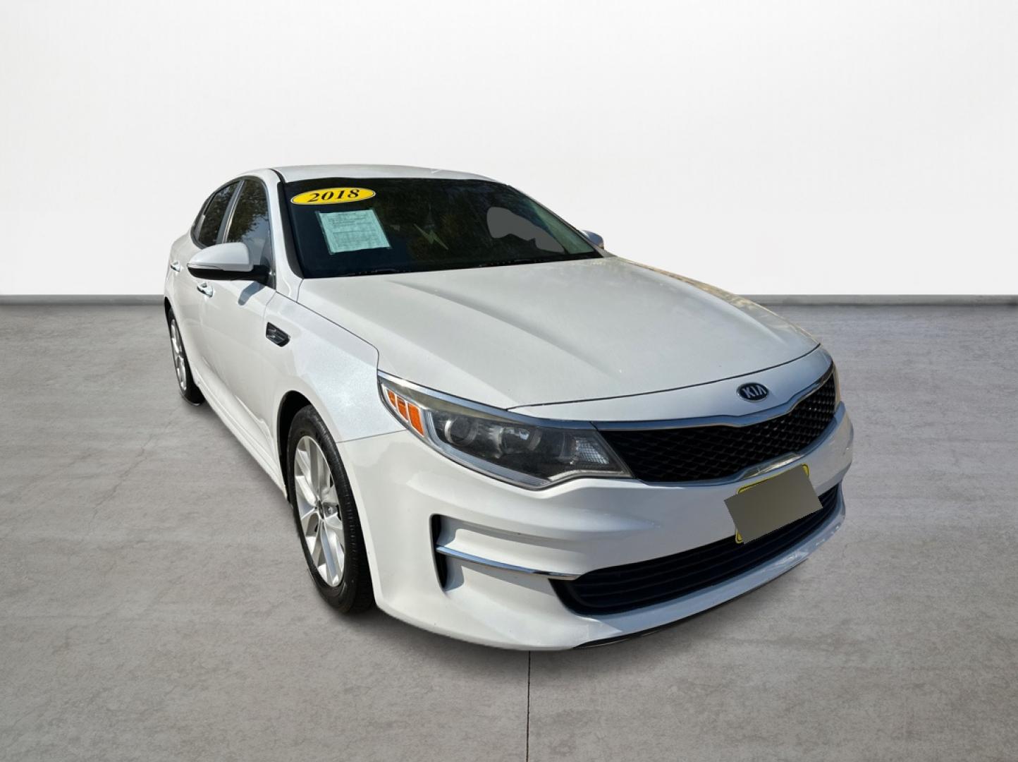 2018 Kia Optima LX (5XXGT4L34JG) with an 2.4L L4 DOHC 16V engine, 6A transmission, located at 16710 Clay Rd., Houston, TX, 77084, (281) 859-7900, 29.834864, -95.656166 - Photo#2